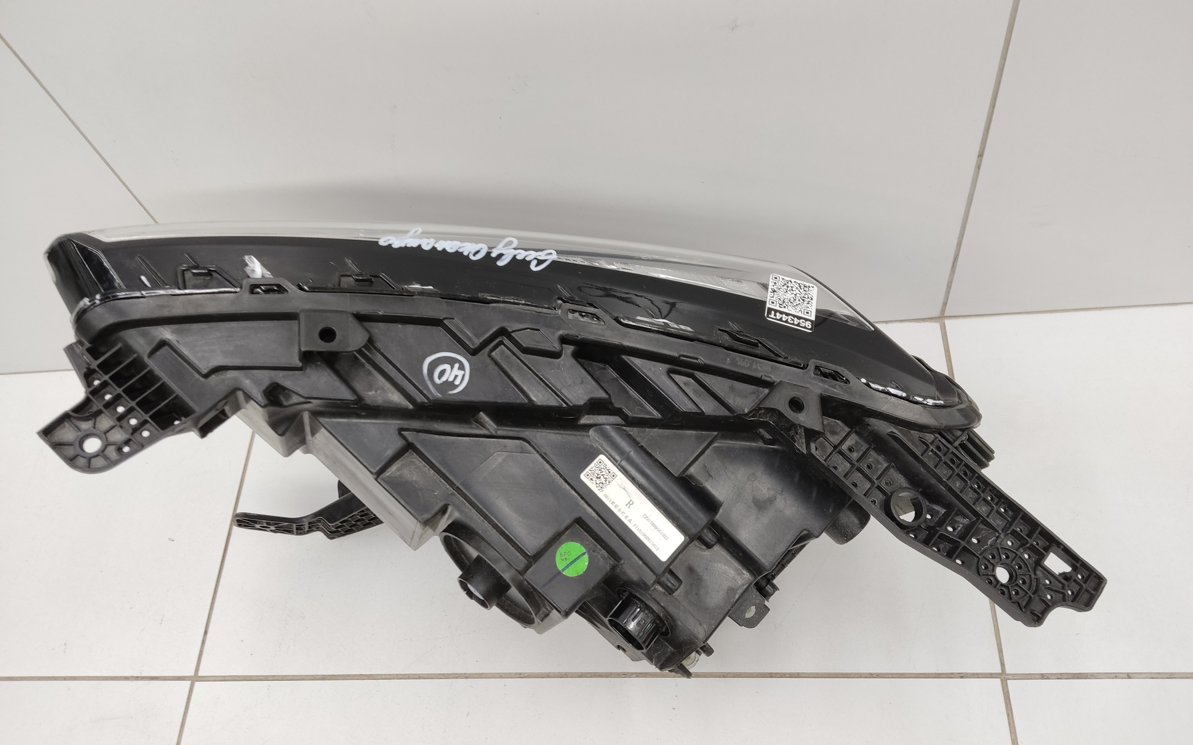 Фара передняя правая Geely Okavango Restail