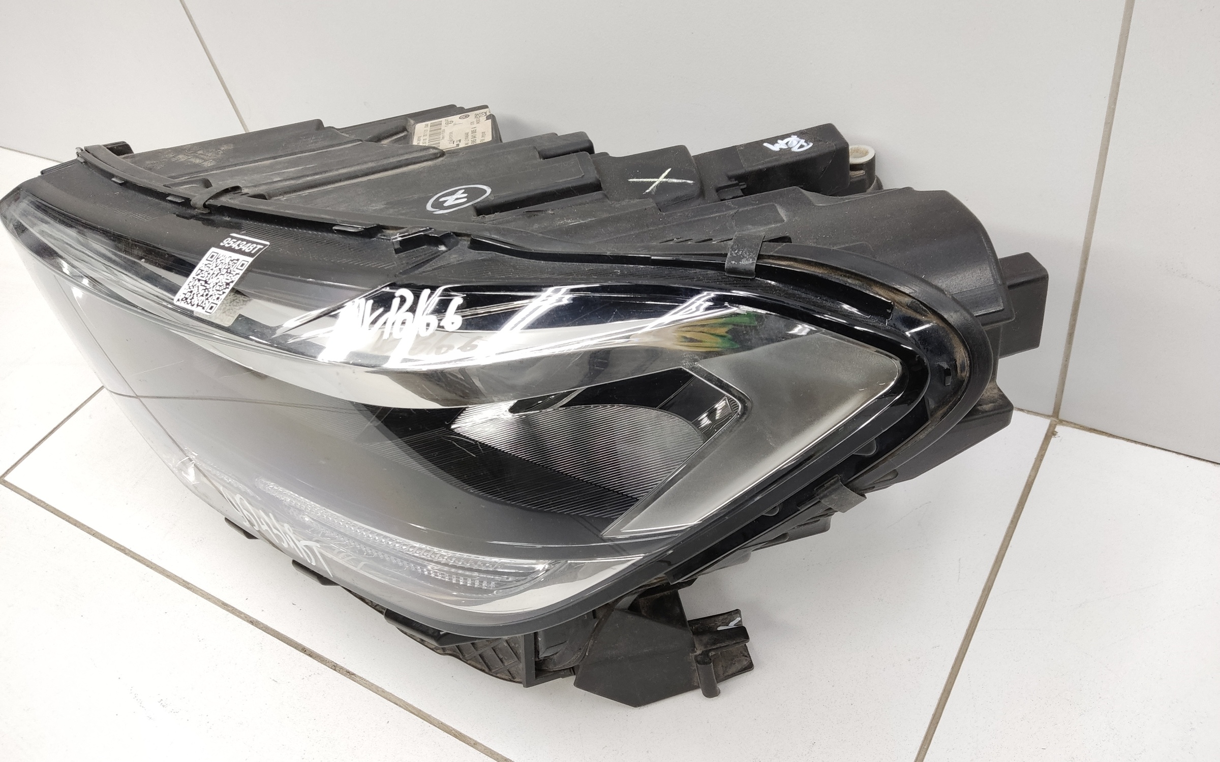 Фара передняя левая Volkswagen Polo 6 Liftback LED