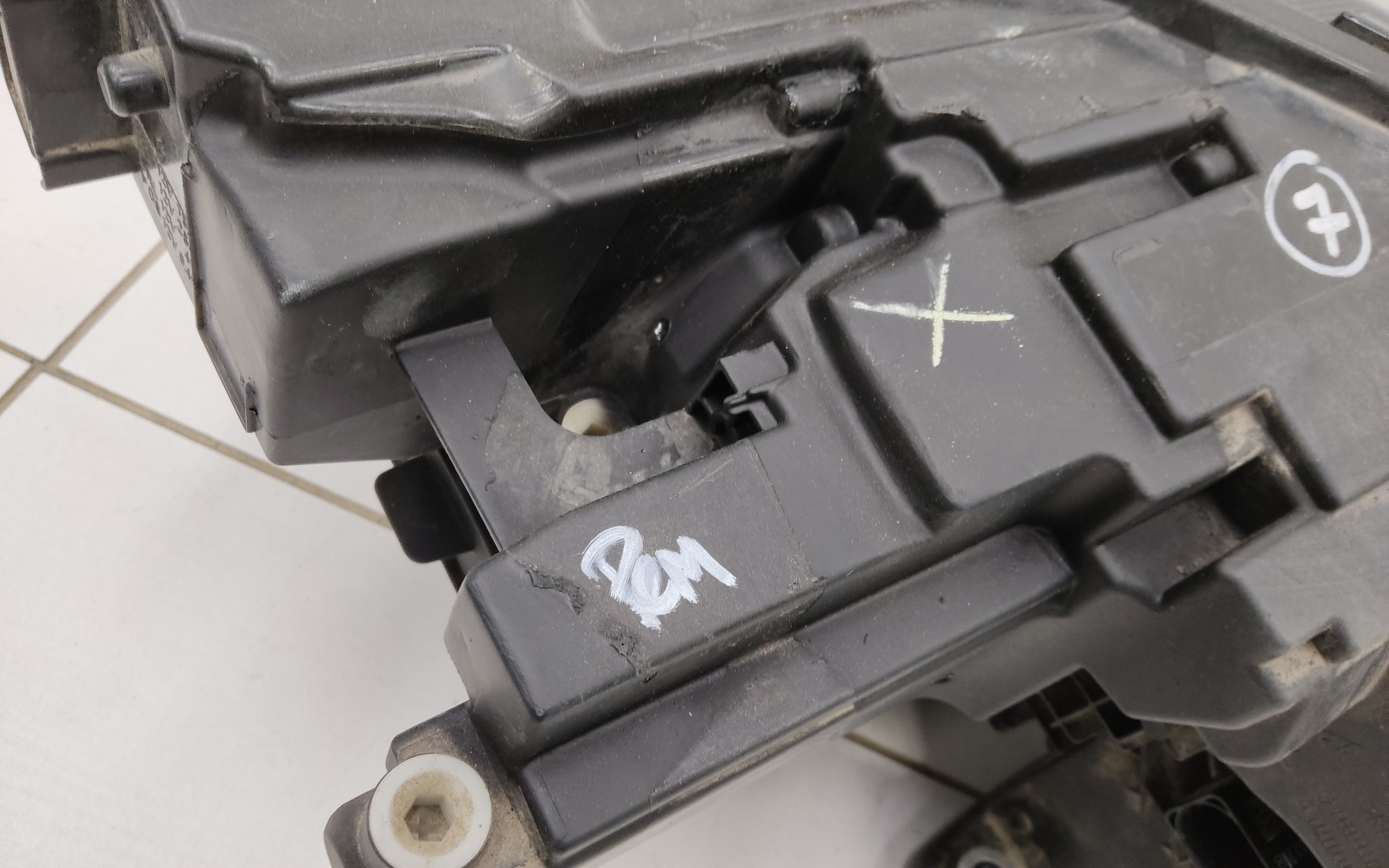 Фара передняя левая Volkswagen Polo 6 Liftback LED