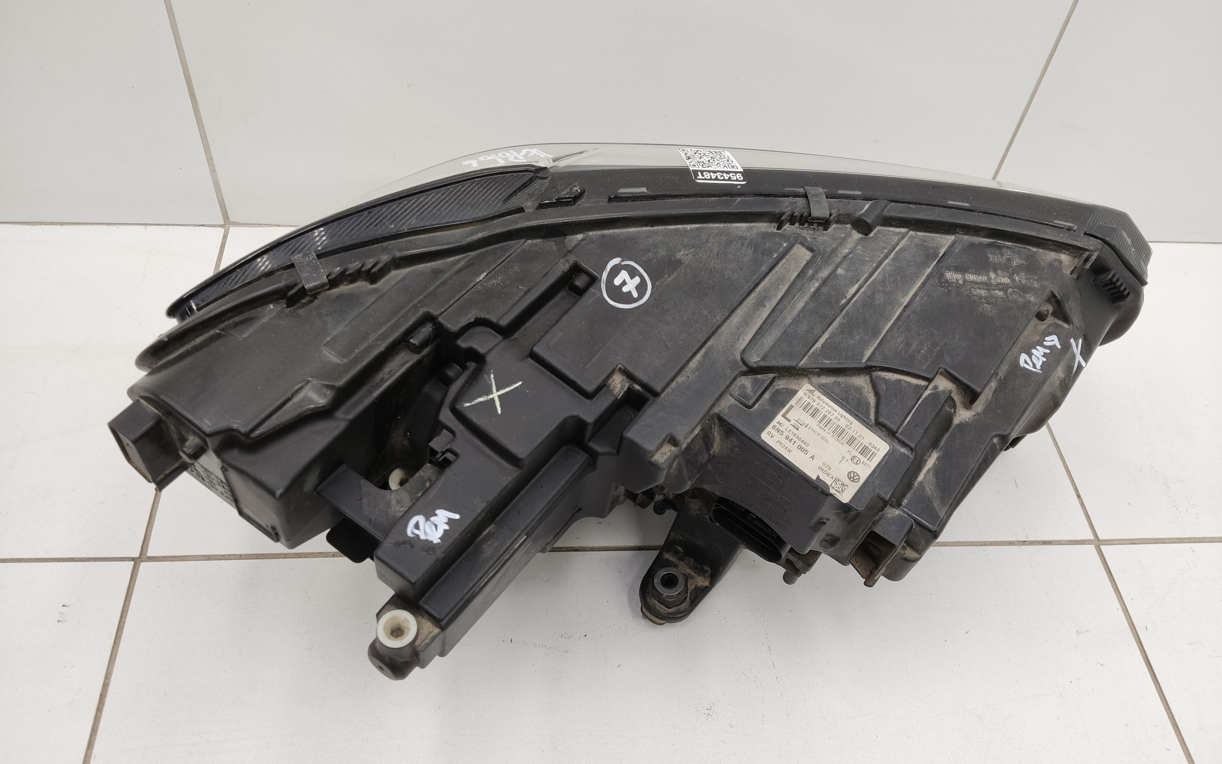 Фара передняя левая Volkswagen Polo 6 Liftback LED