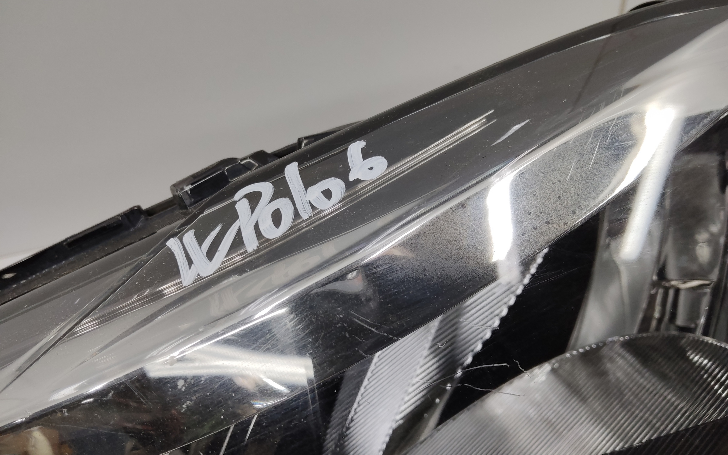 Фара передняя левая Volkswagen Polo 6 Liftback LED