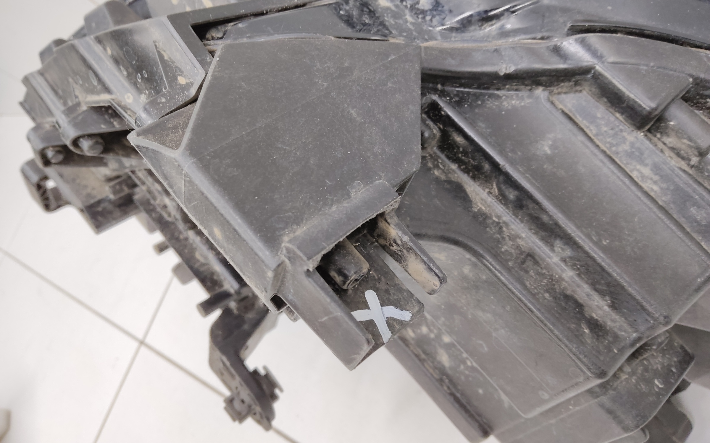 Фара передняя левая Volkswagen Polo 6 Liftback LED