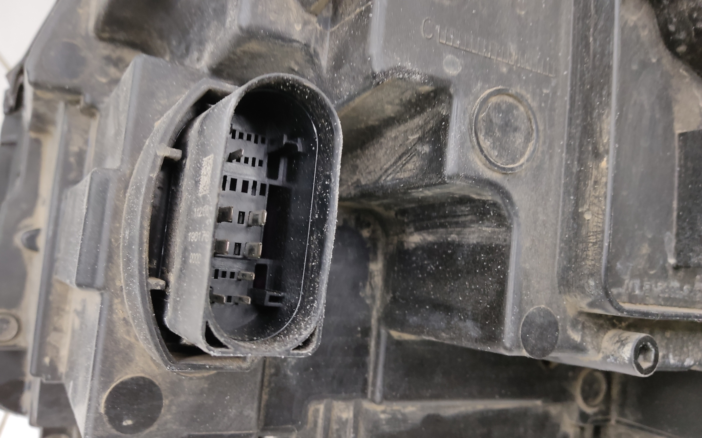 Фара передняя правая Volkswagen Tiguan 2 LED