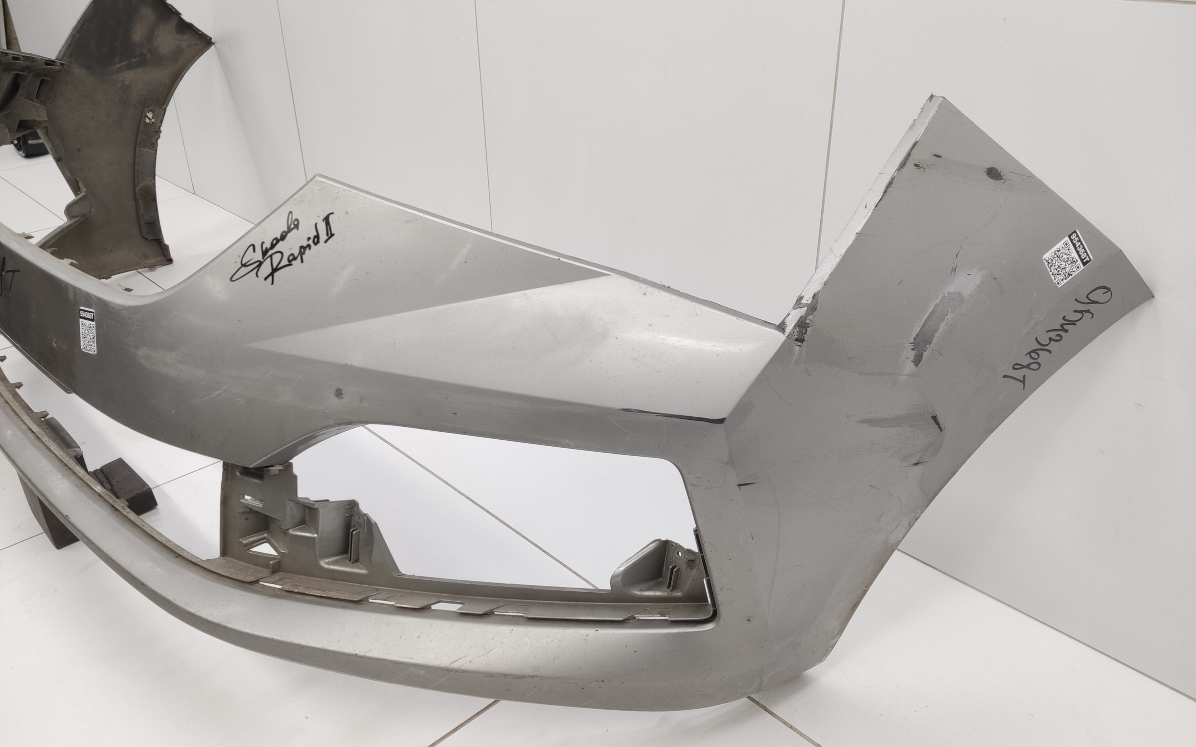 Бампер передний Skoda Rapid 2