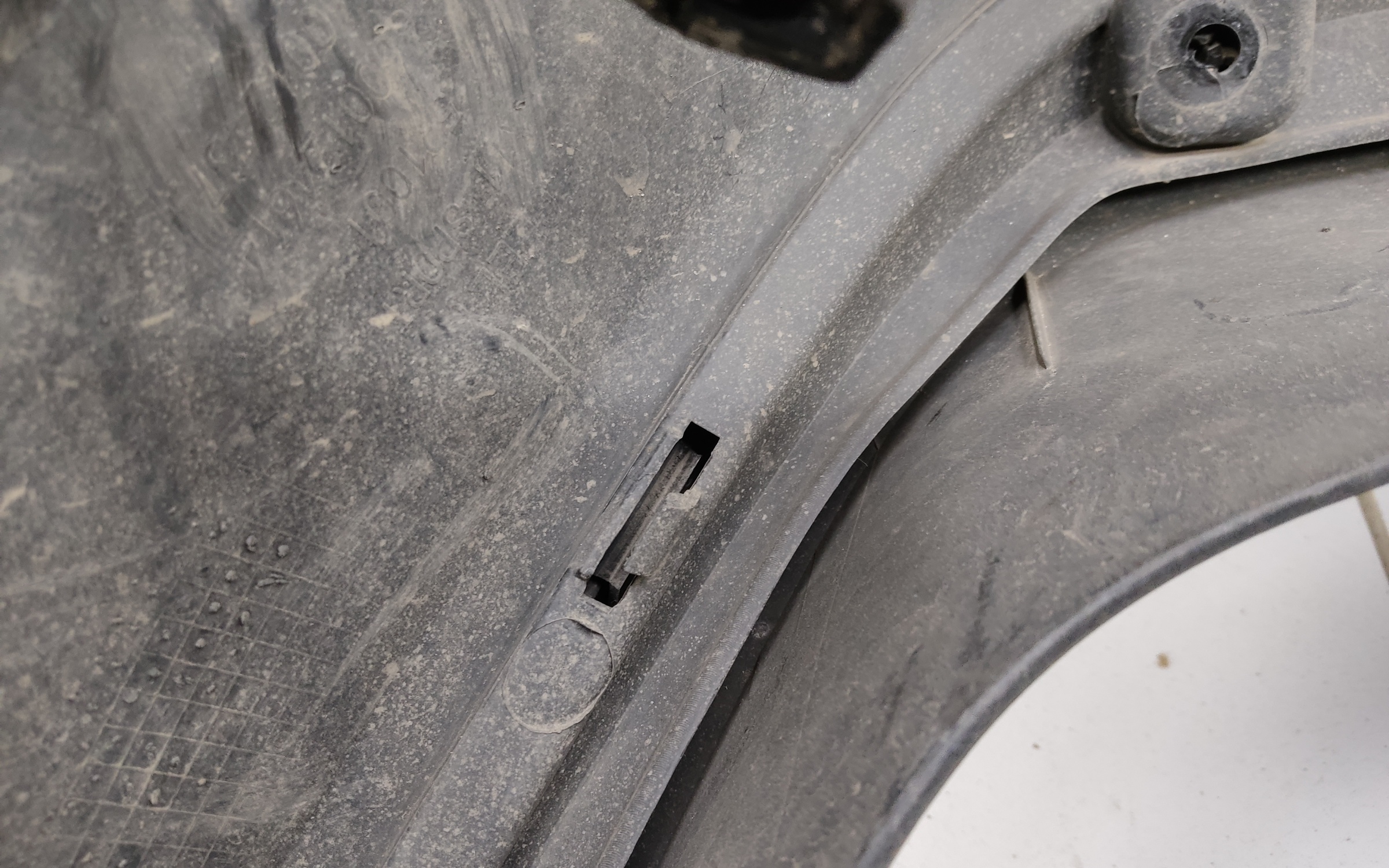 Бампер задний верхняя часть Geely Coolray