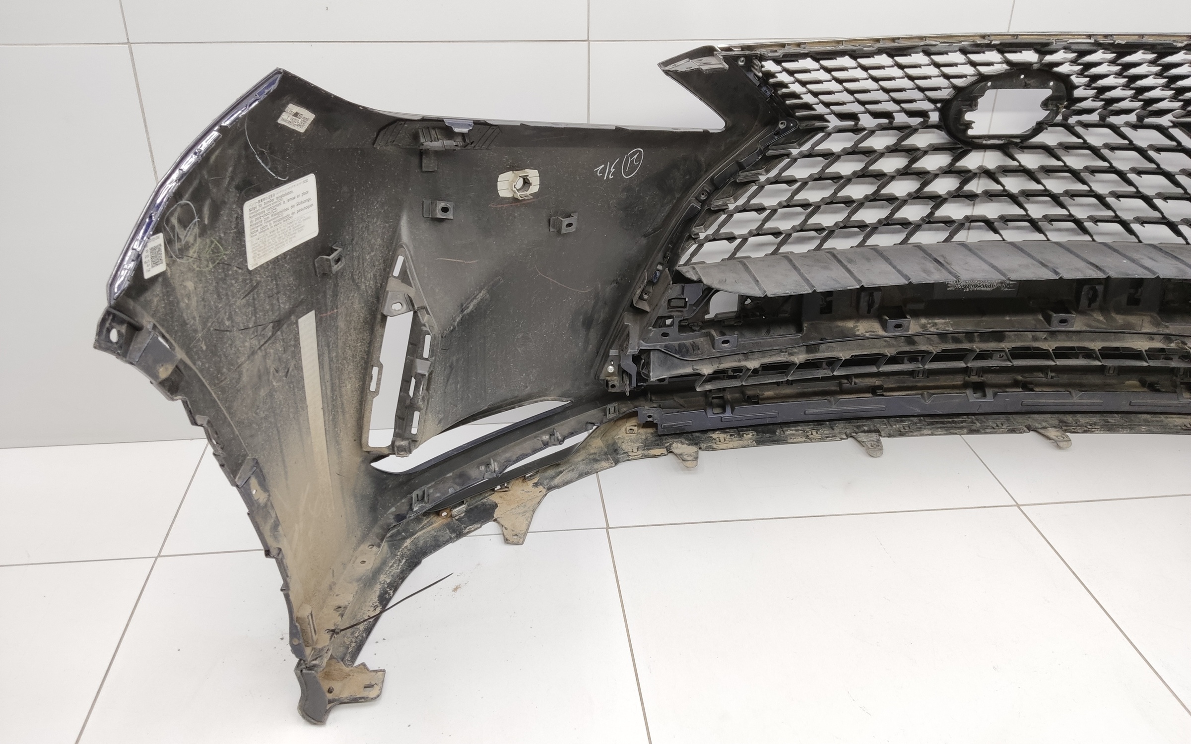 Бампер передний Lexus RX 4 Restail