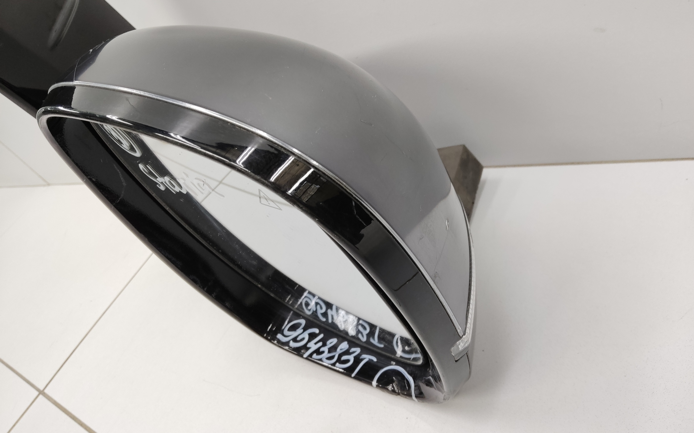 Зеркало правое Hyundai Staria 10+1 контактов