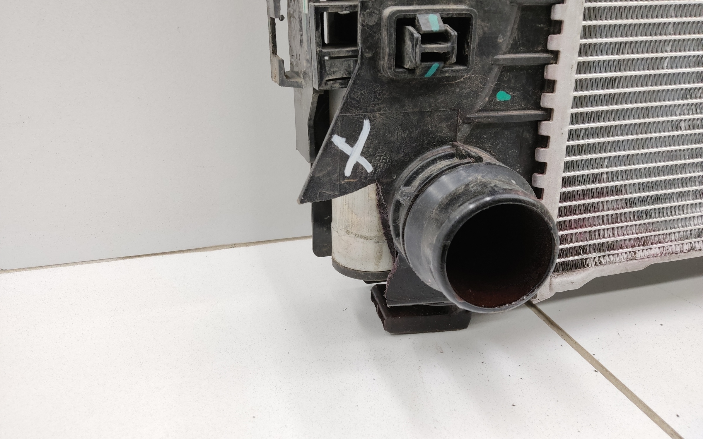 Радиатор охлаждения двигателя Geely Monjaro A/T