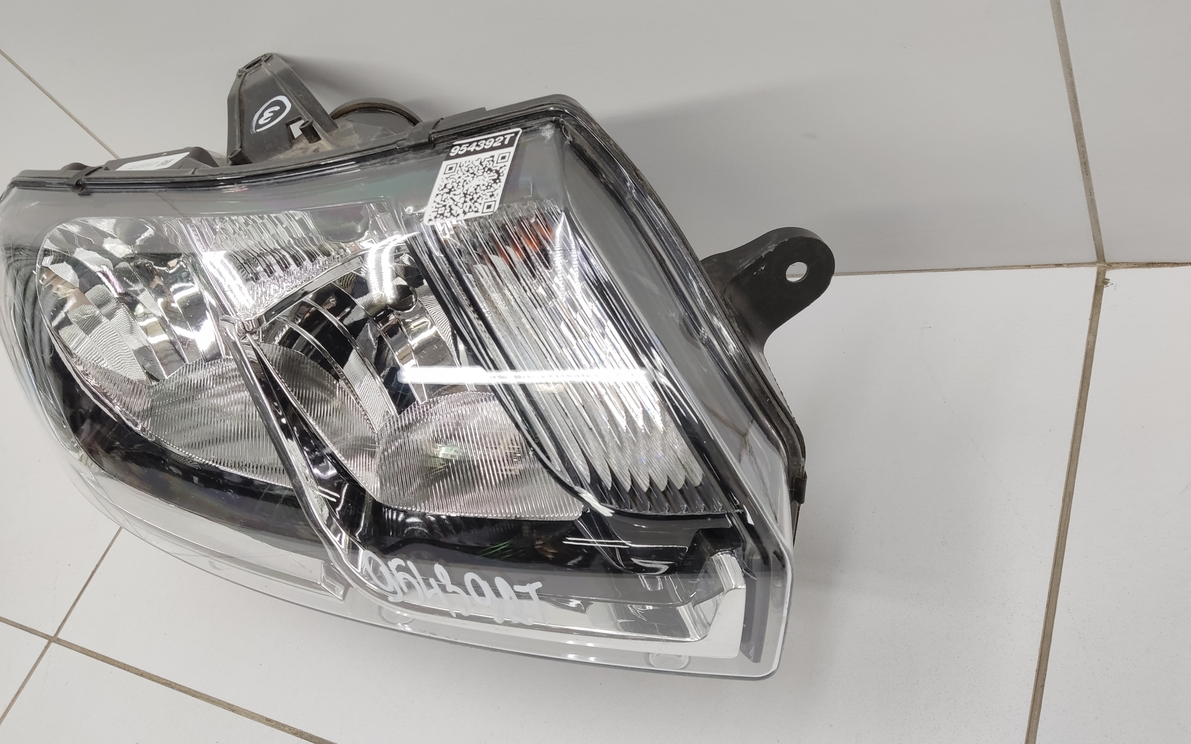 Фара передняя правая Lada Largus 1 Restail