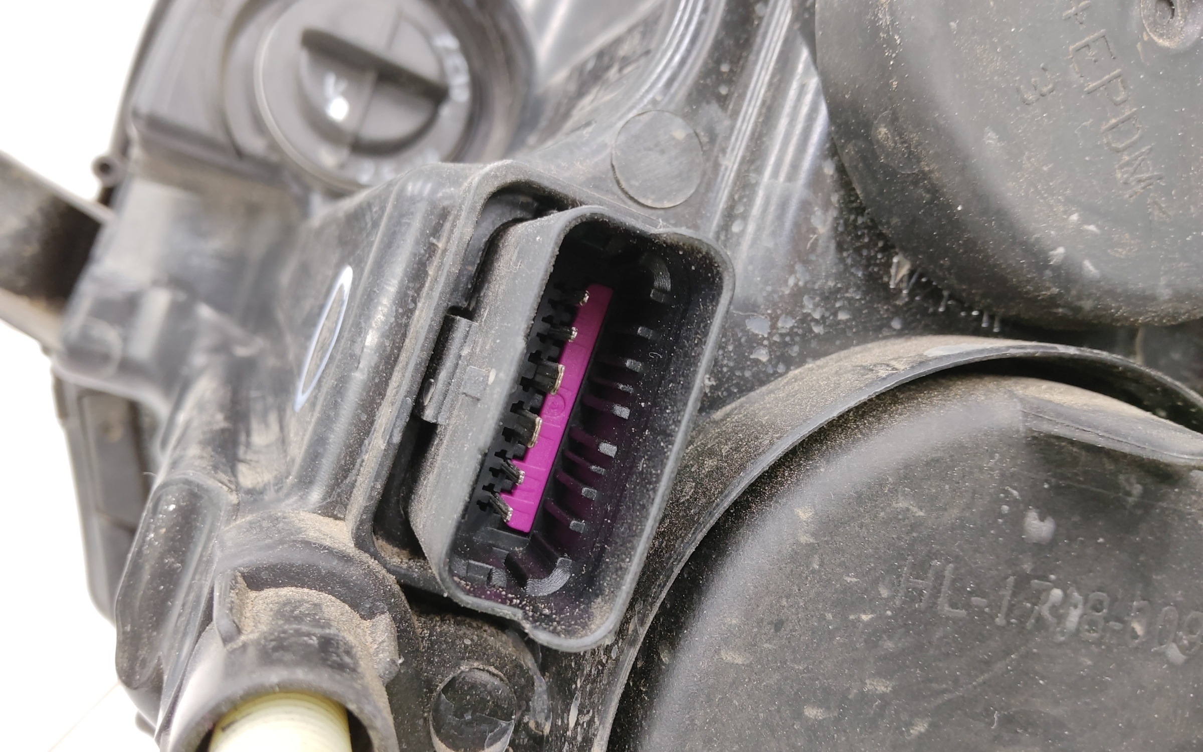 Фара передняя правая Lada Largus 1 Restail