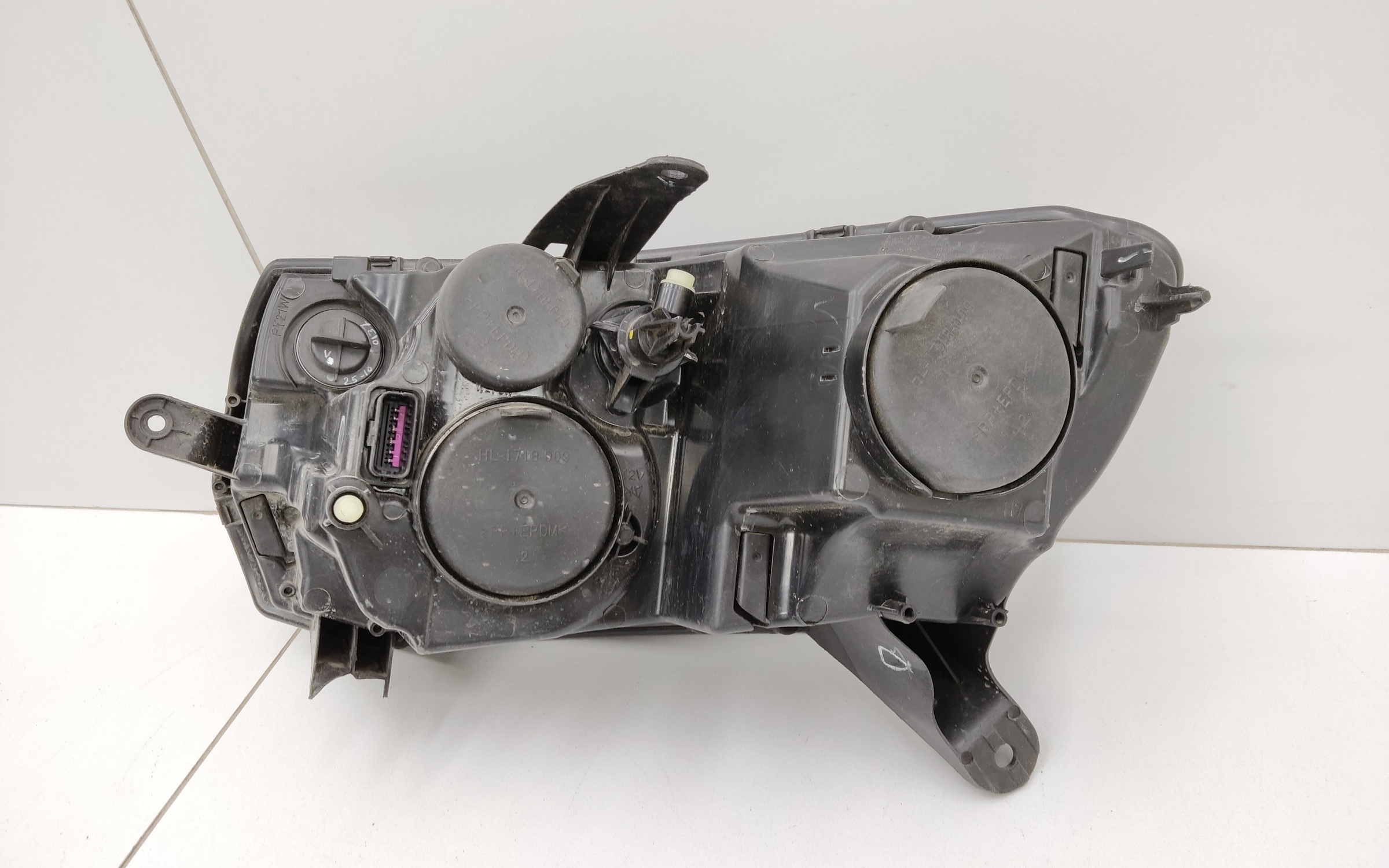 Фара передняя правая Lada Largus 1 Restail