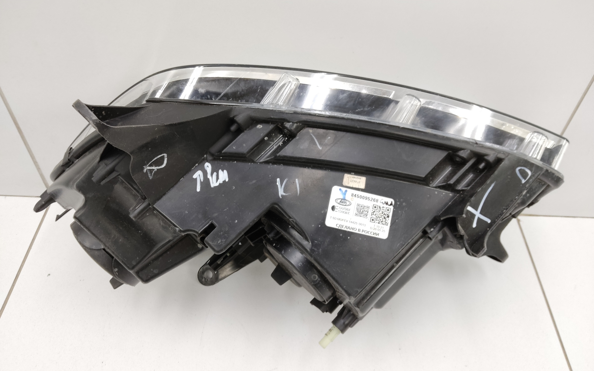 Фара передняя правая Lada Largus 1 Restail