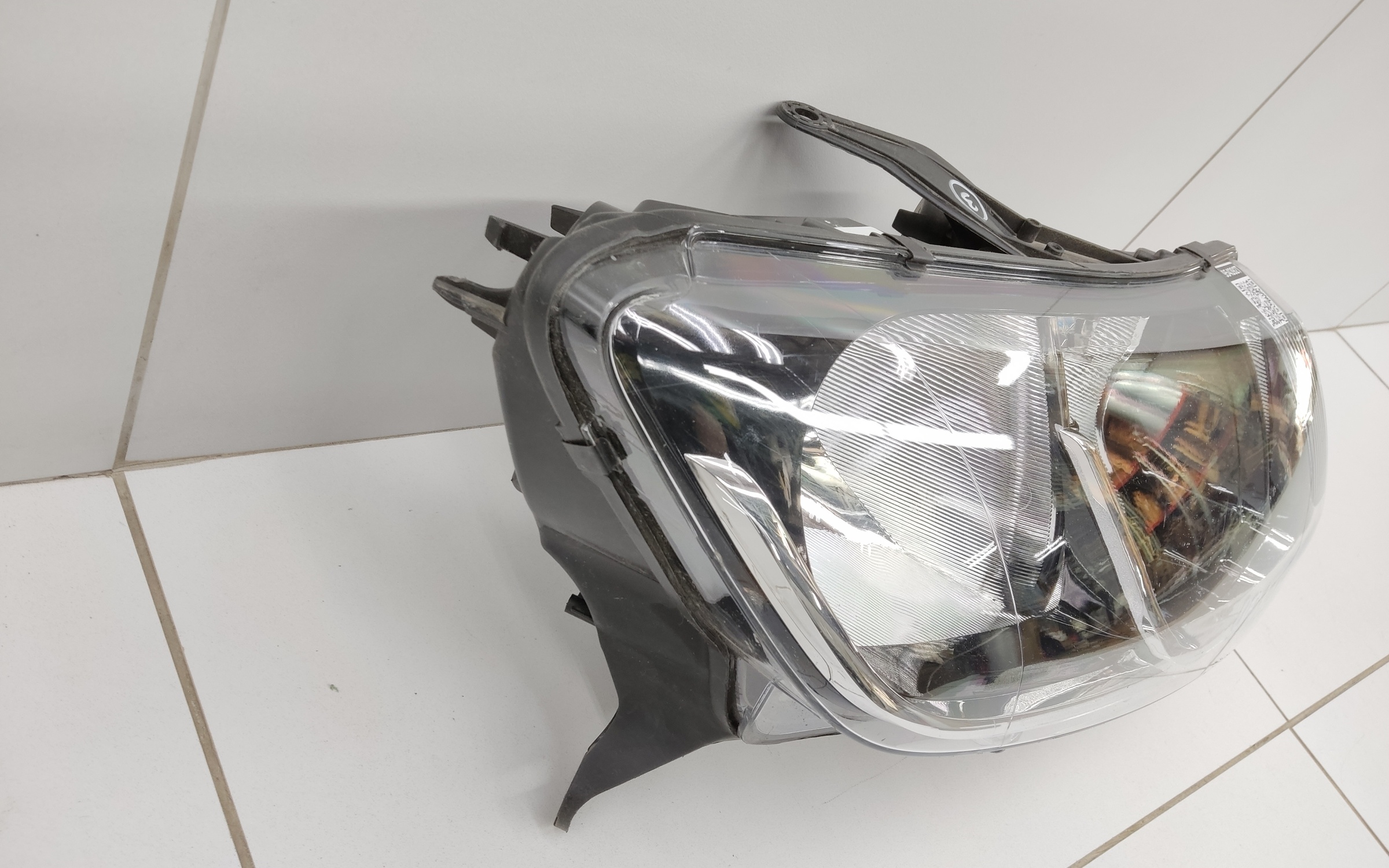 Фара передняя правая Lada Largus 1 Restail