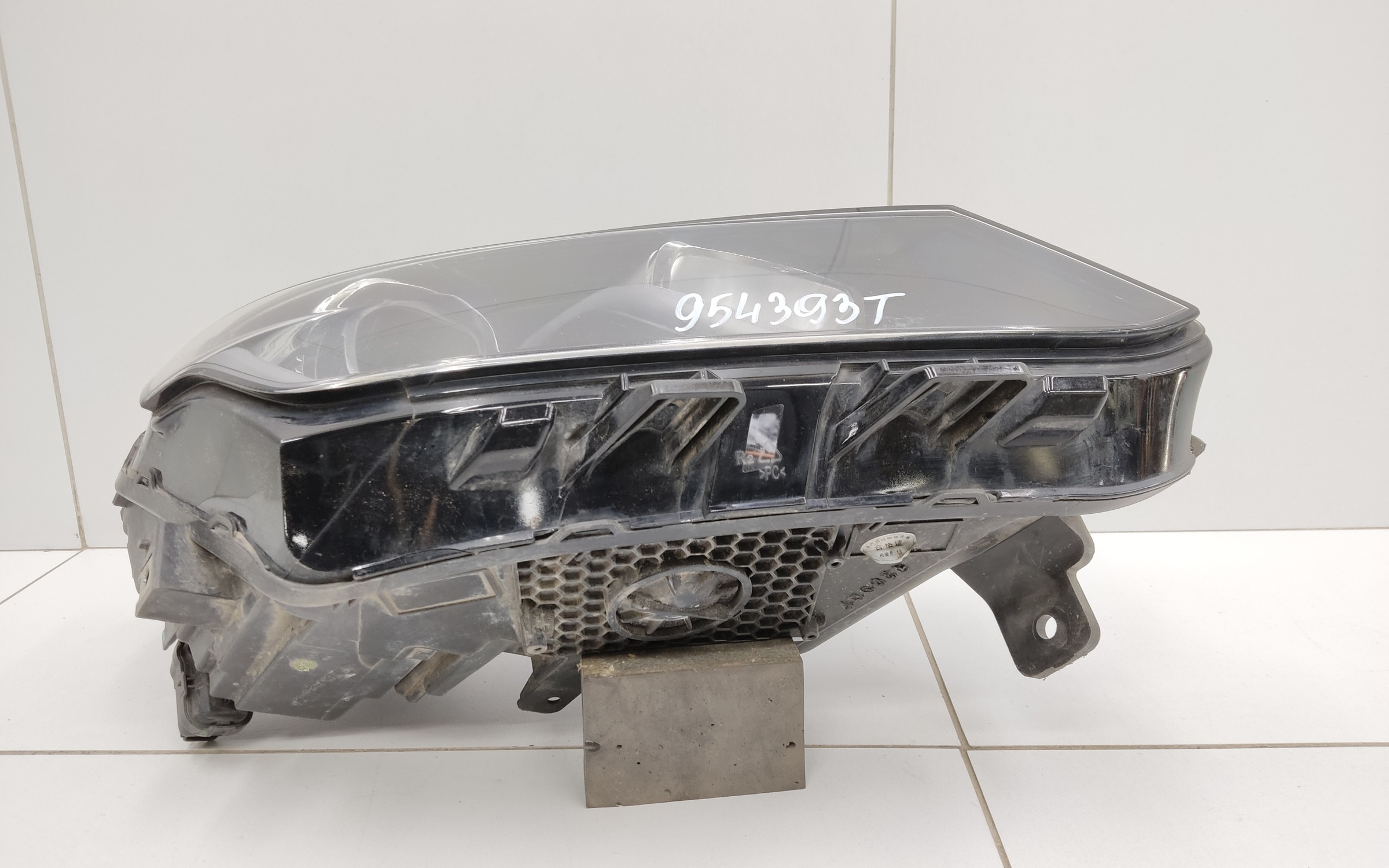 Фара передняя правая Geely Coolray LED " O.E.M. "