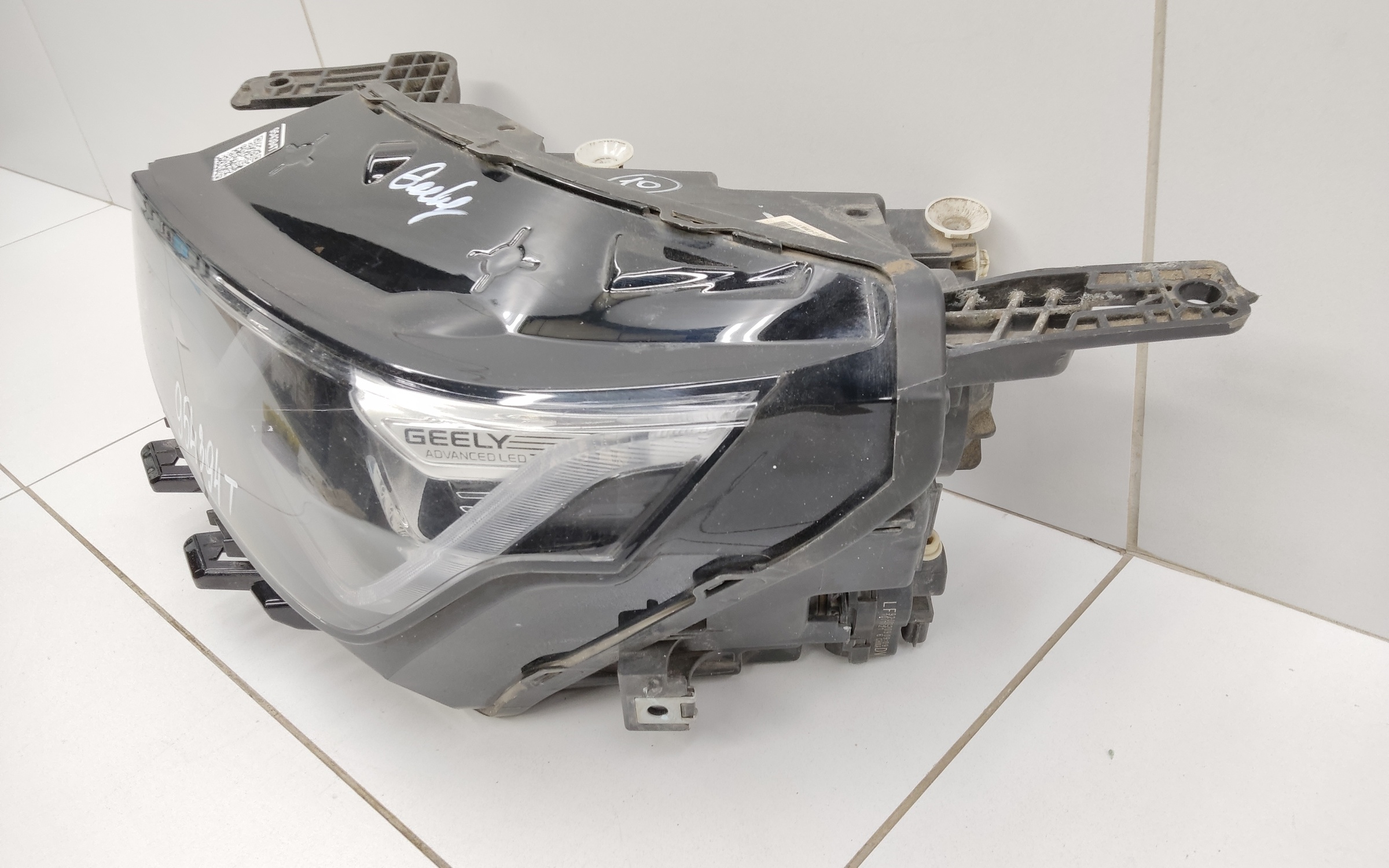 Фара передняя левая Geely Coolray галоген линза