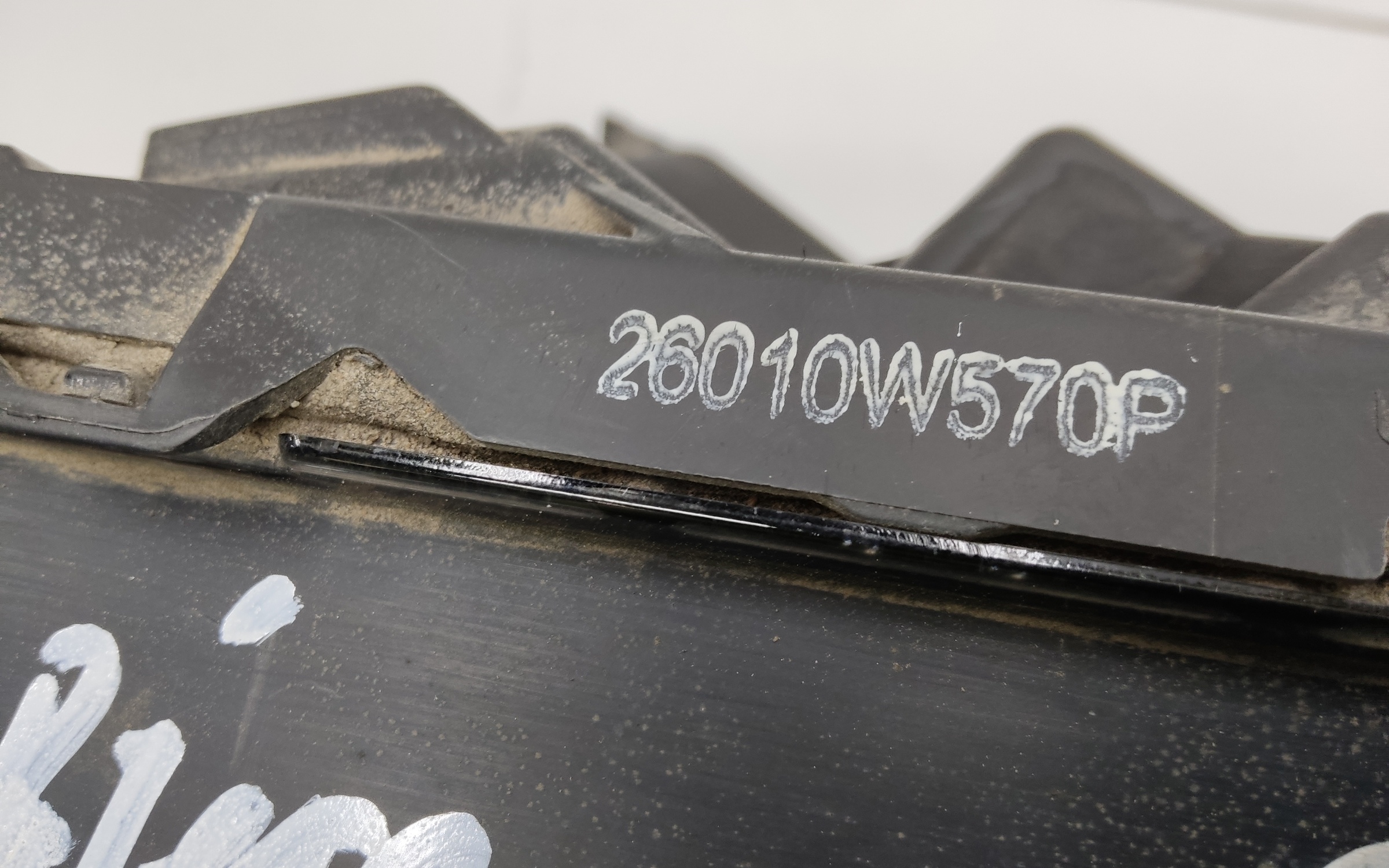 Фара передняя правая верхняя Mitsubishi Pajero Sport 3 Restail LED