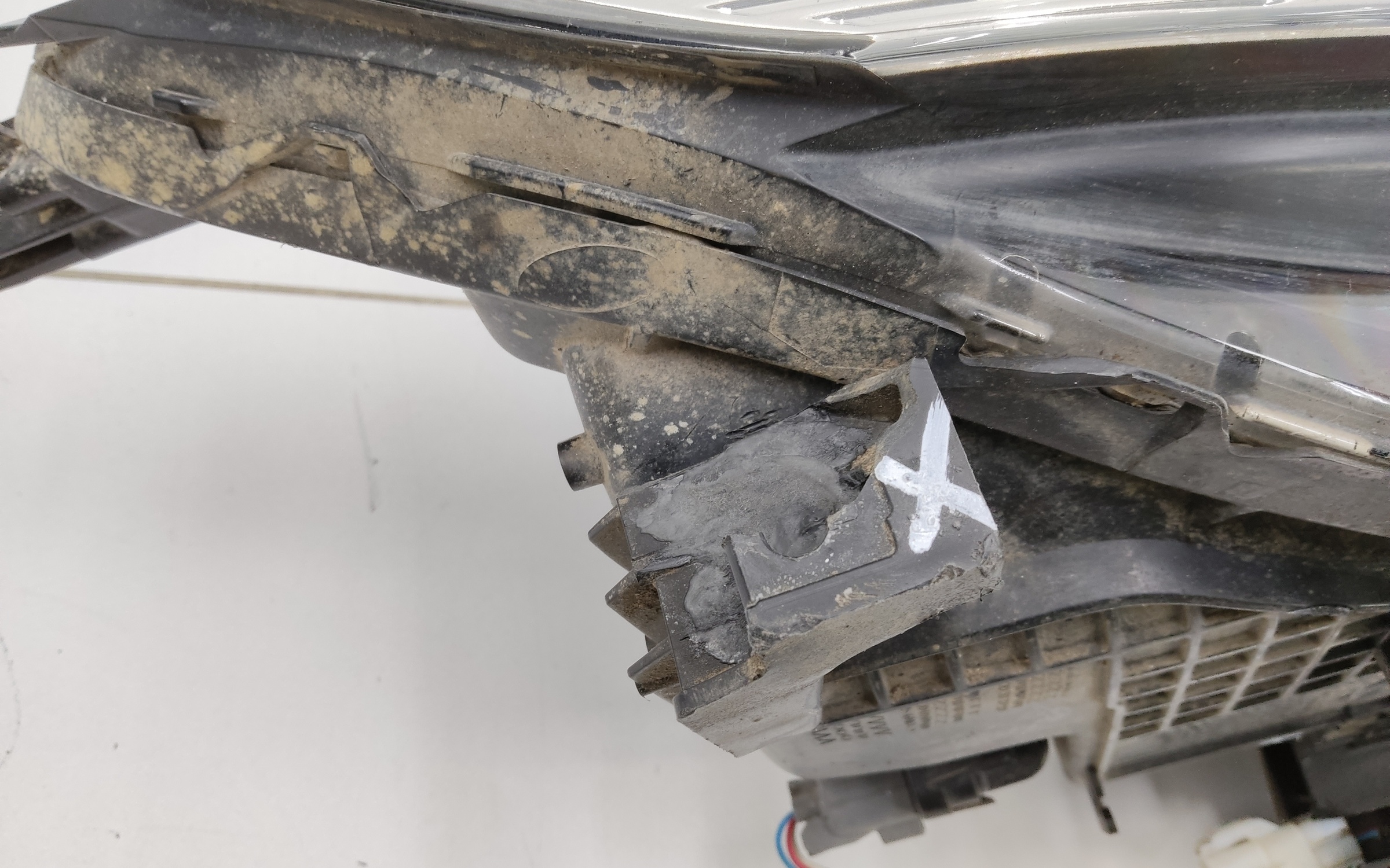 Фара передняя правая верхняя Mitsubishi Pajero Sport 3 Restail LED