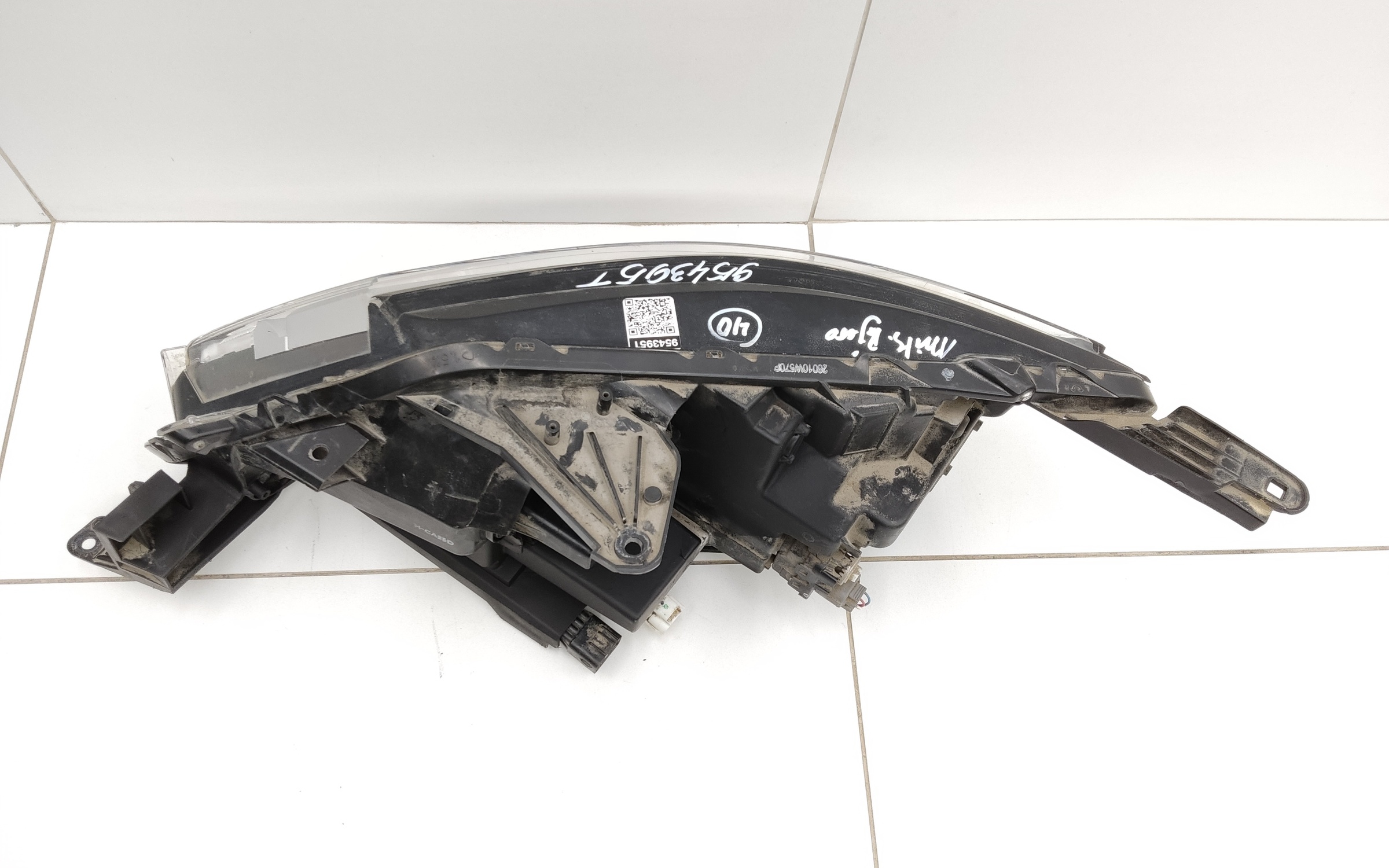 Фара передняя правая верхняя Mitsubishi Pajero Sport 3 Restail LED