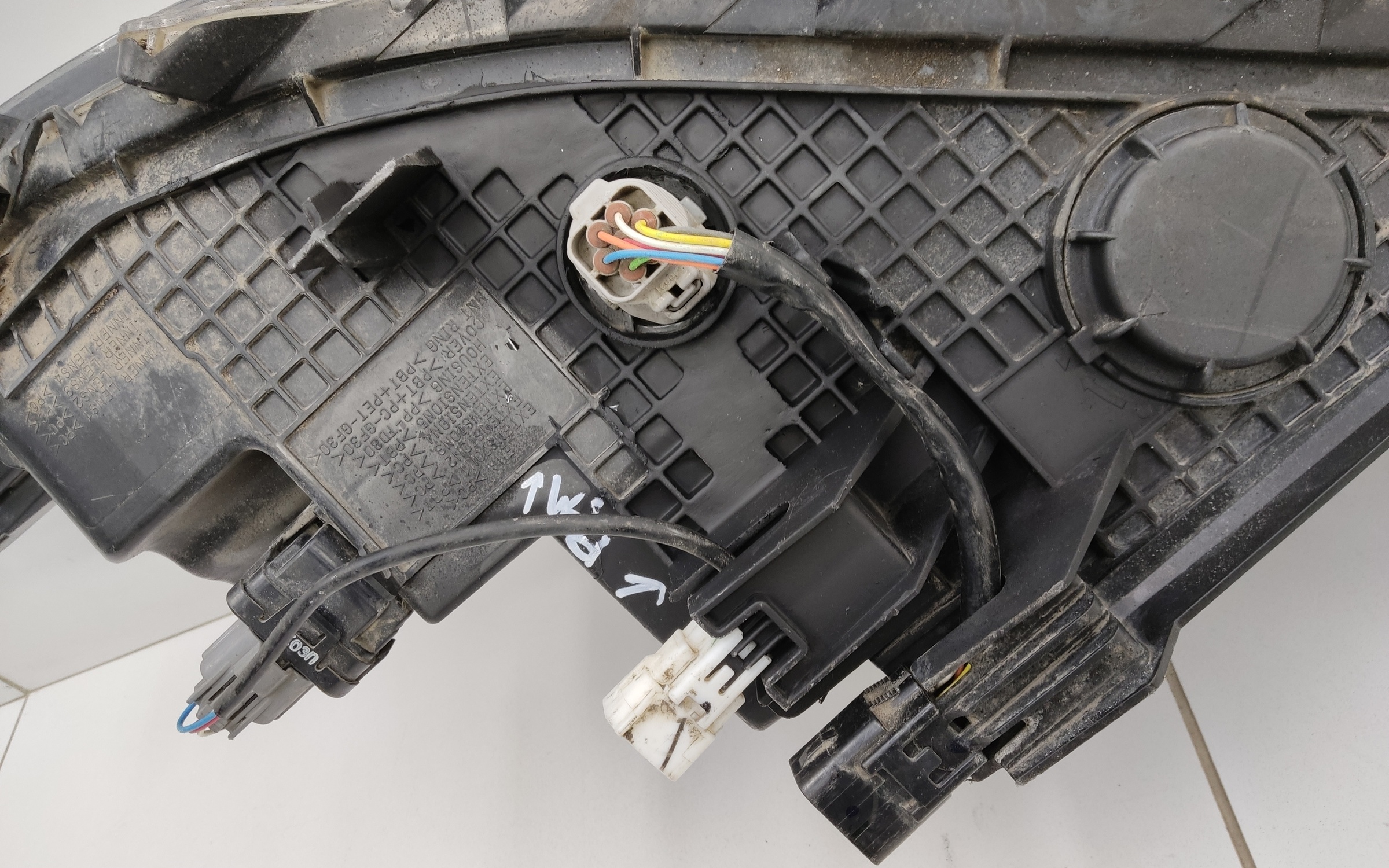 Фара передняя правая верхняя Mitsubishi Pajero Sport 3 Restail LED