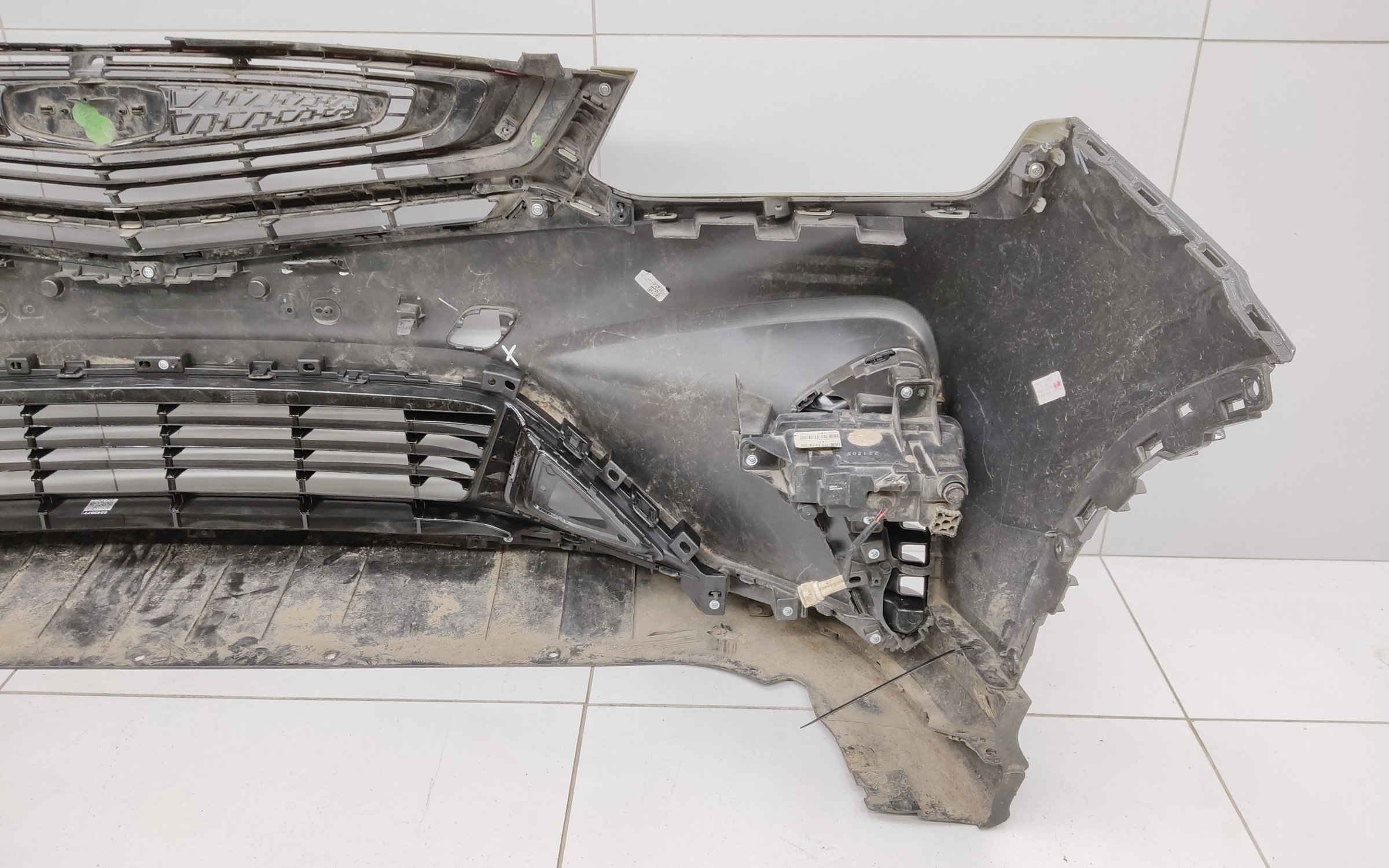 Бампер передний Geely Coolray без парктроников