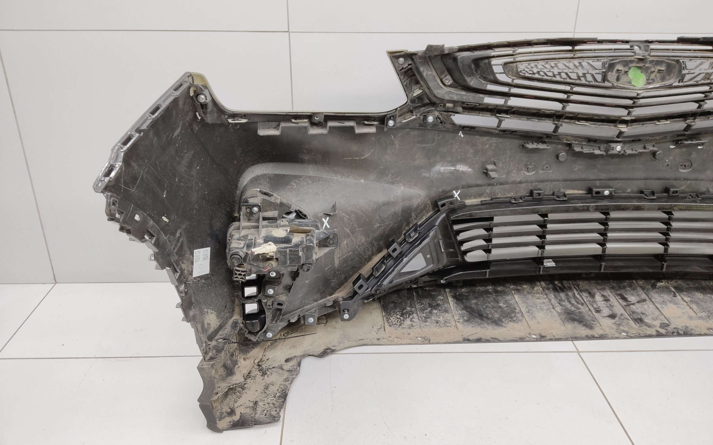 Бампер передний Geely Coolray без парктроников