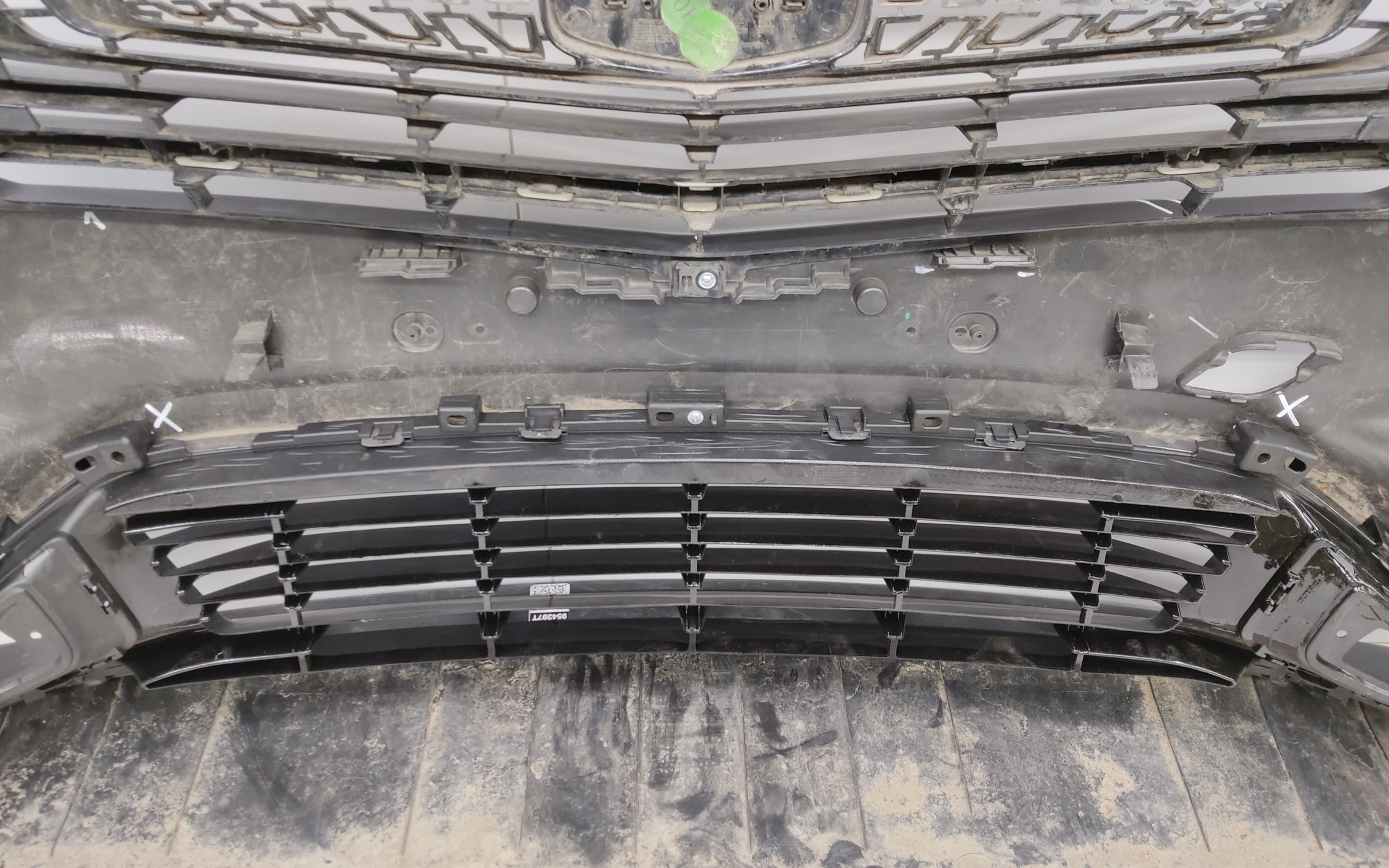 Бампер передний Geely Coolray без парктроников