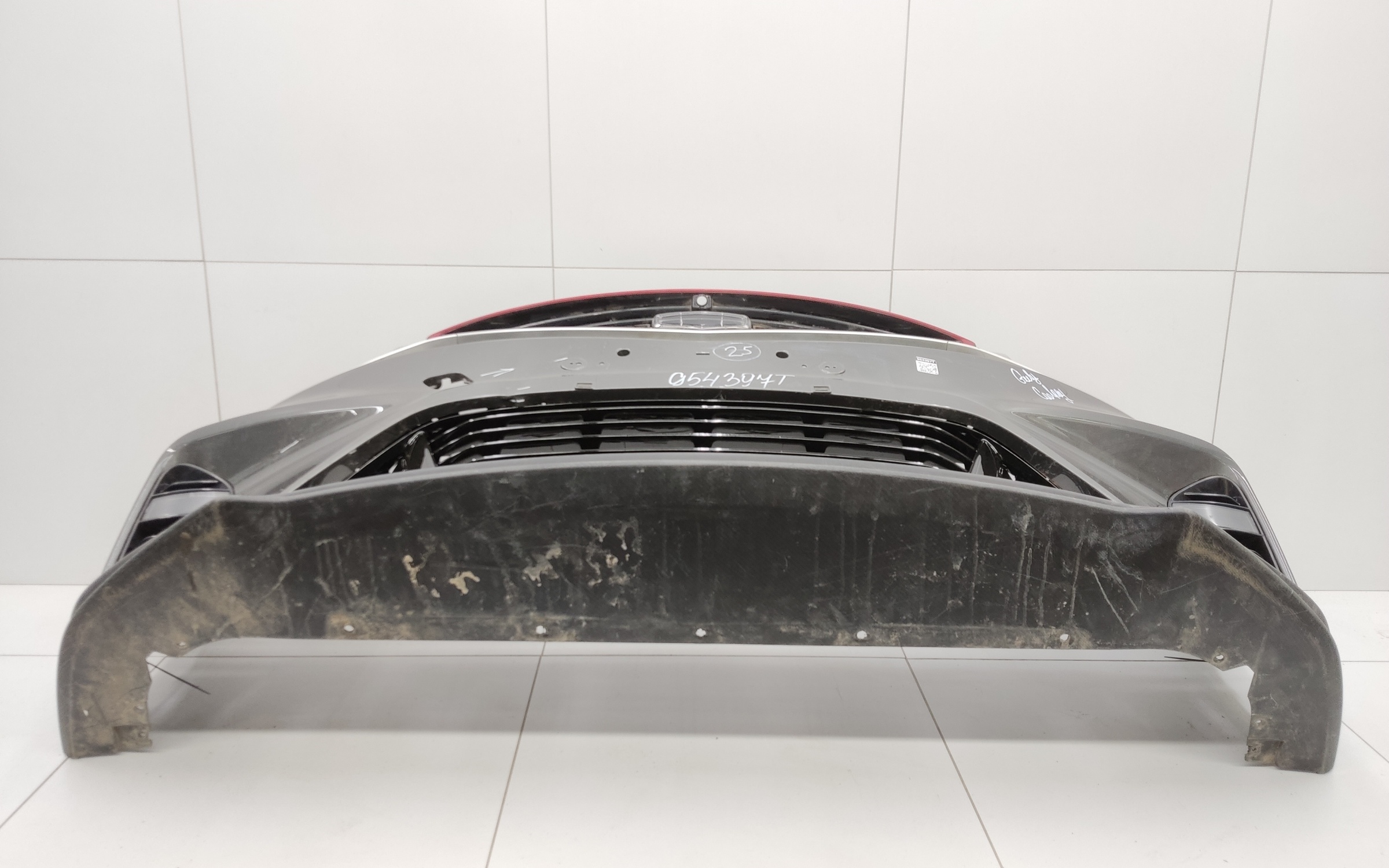 Бампер передний Geely Coolray без парктроников