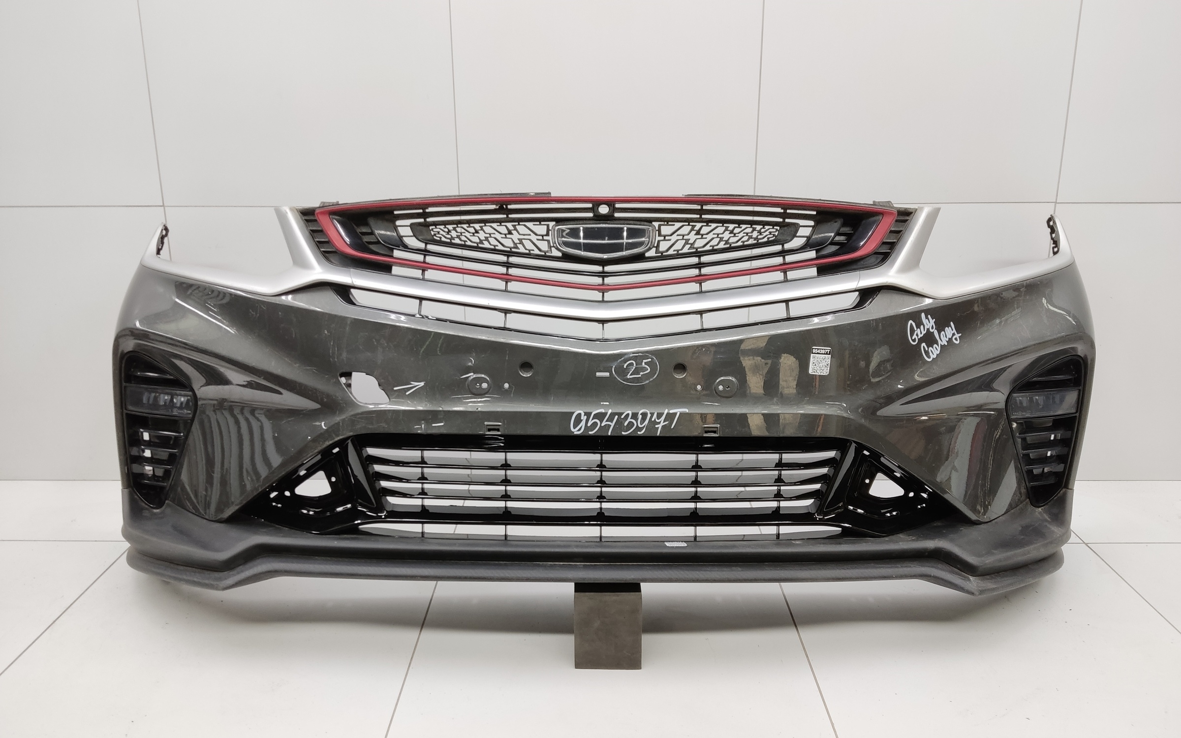 Бампер передний Geely Coolray без парктроников