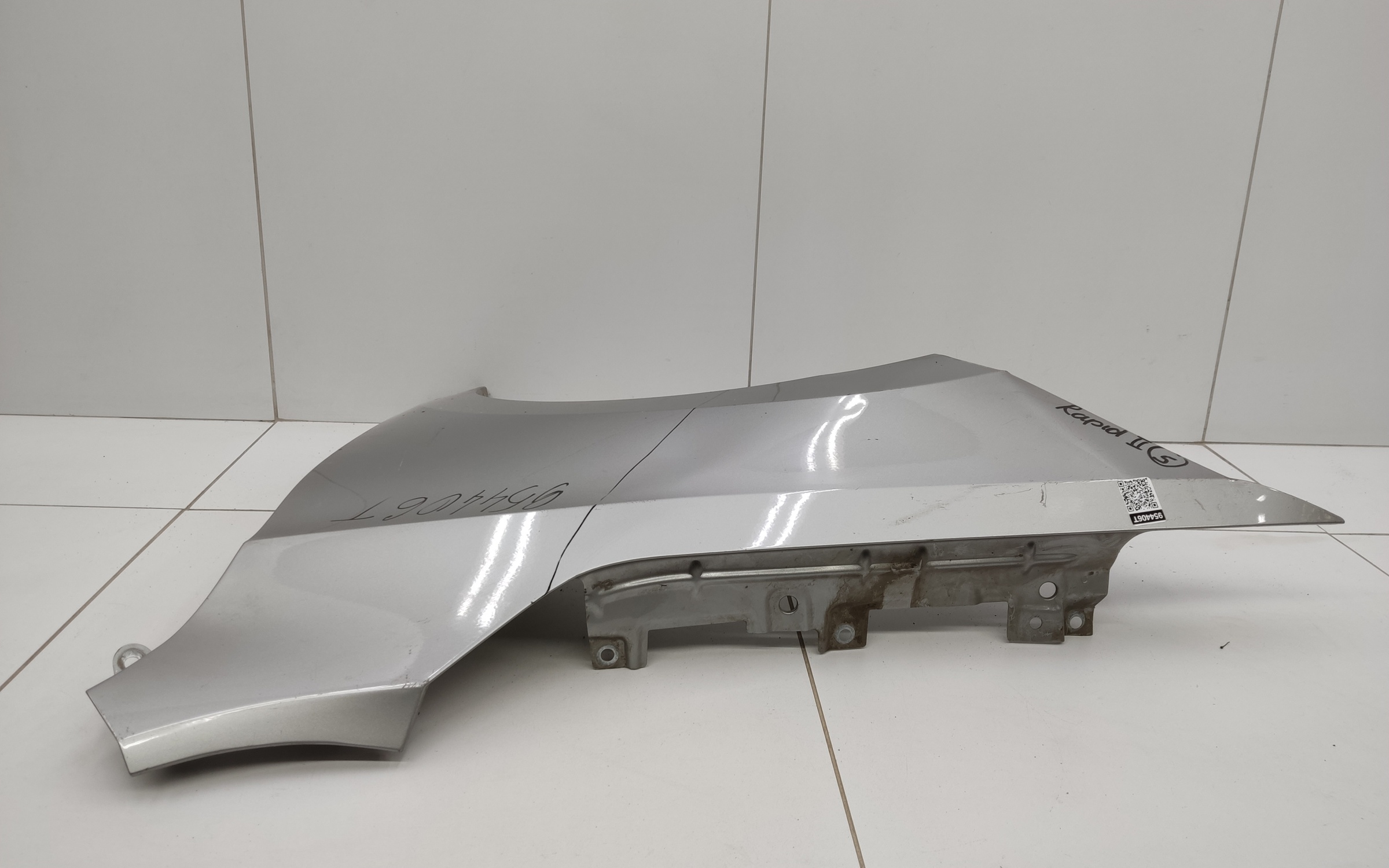 Крыло переднее левое Skoda Rapid 2 без повторителя