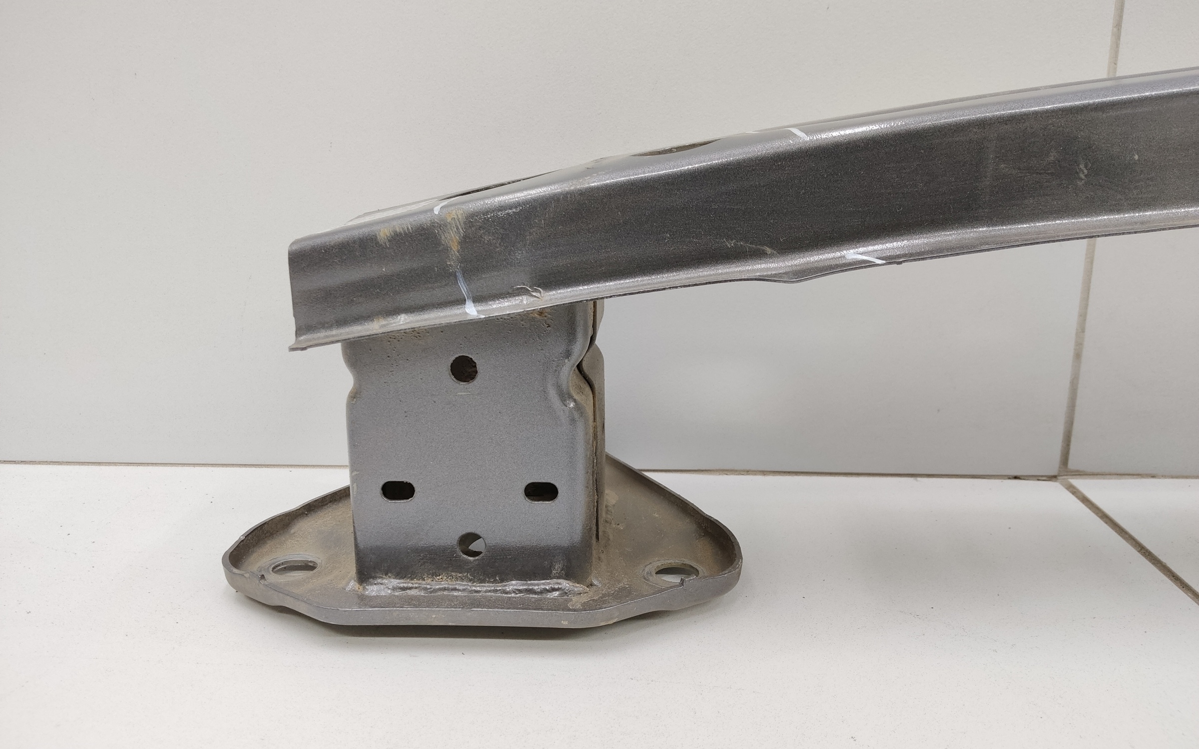 Усилитель переднего бампера Gac GS4