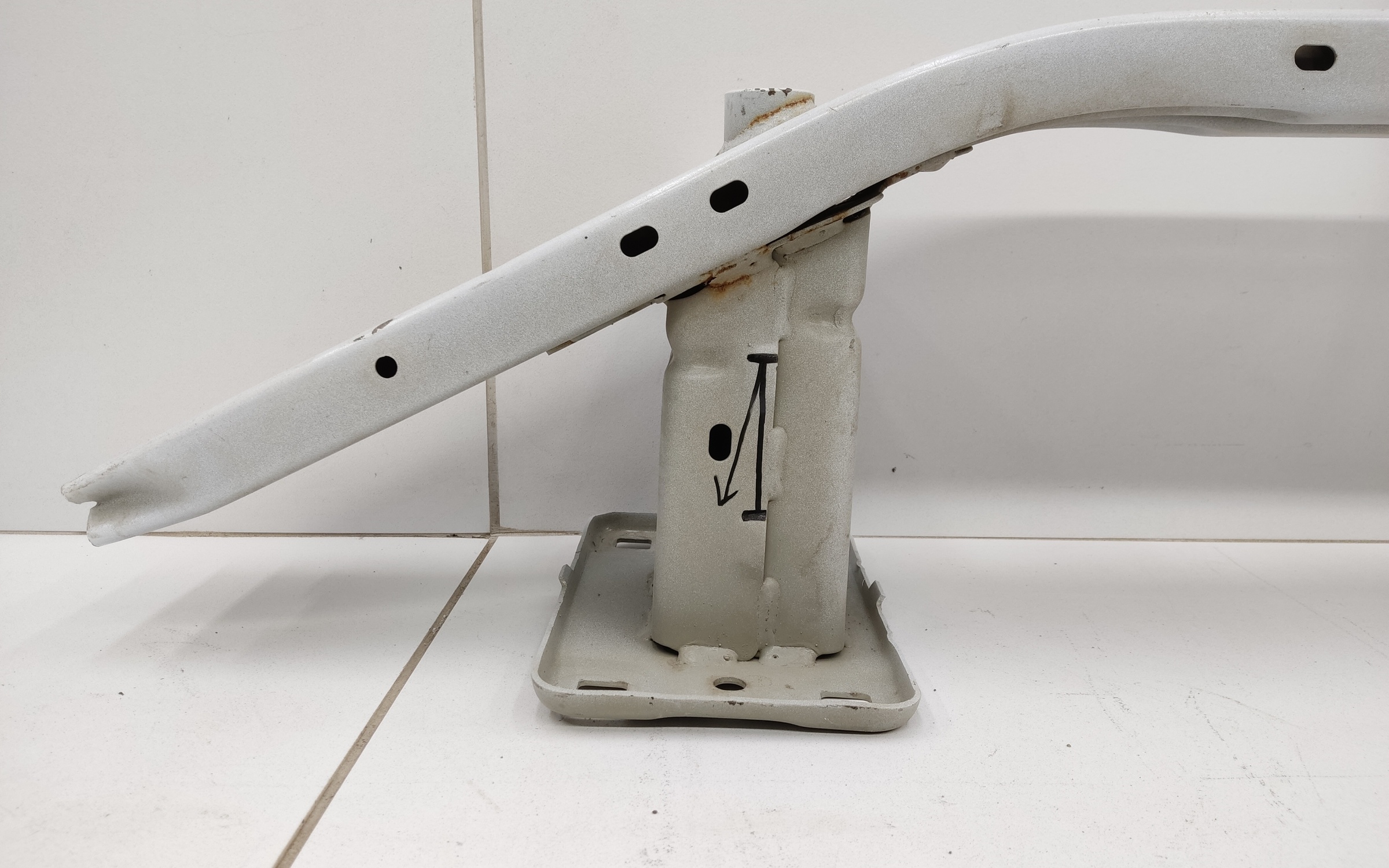 Усилитель переднего бампера Haval Jolion