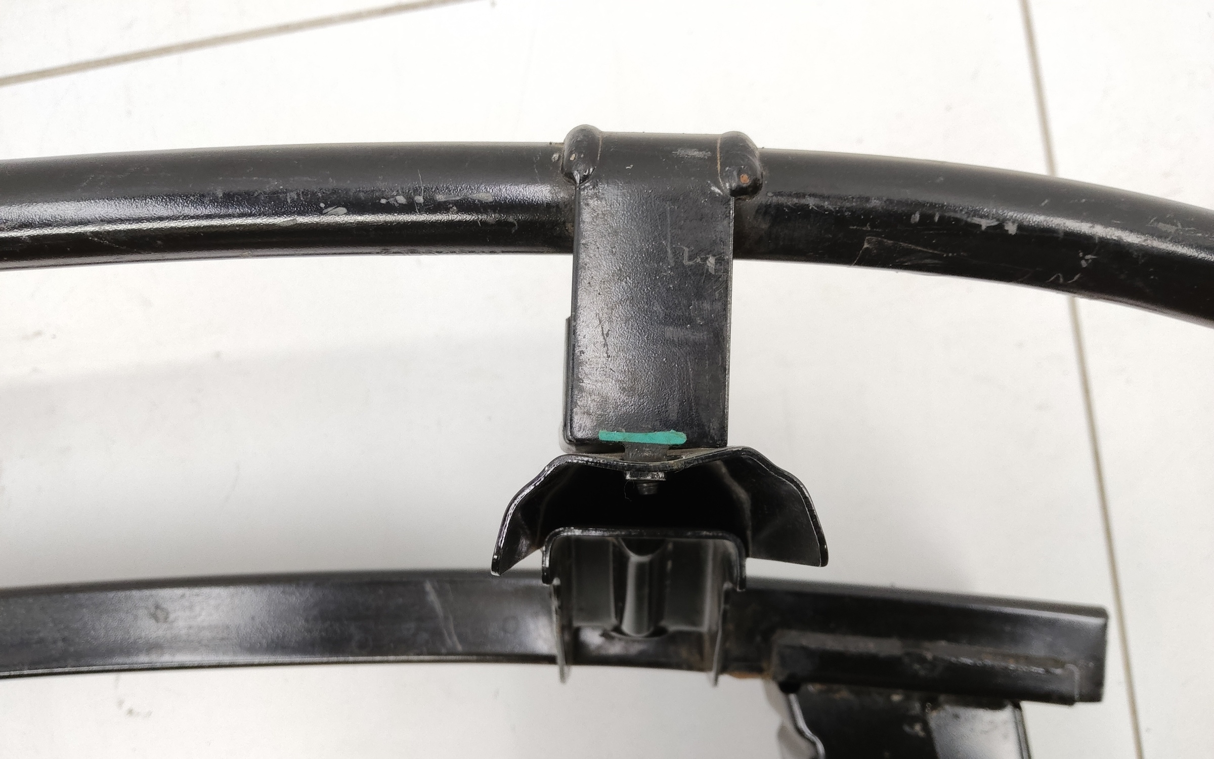 Усилитель переднего бампера Hyundai Solaris 2