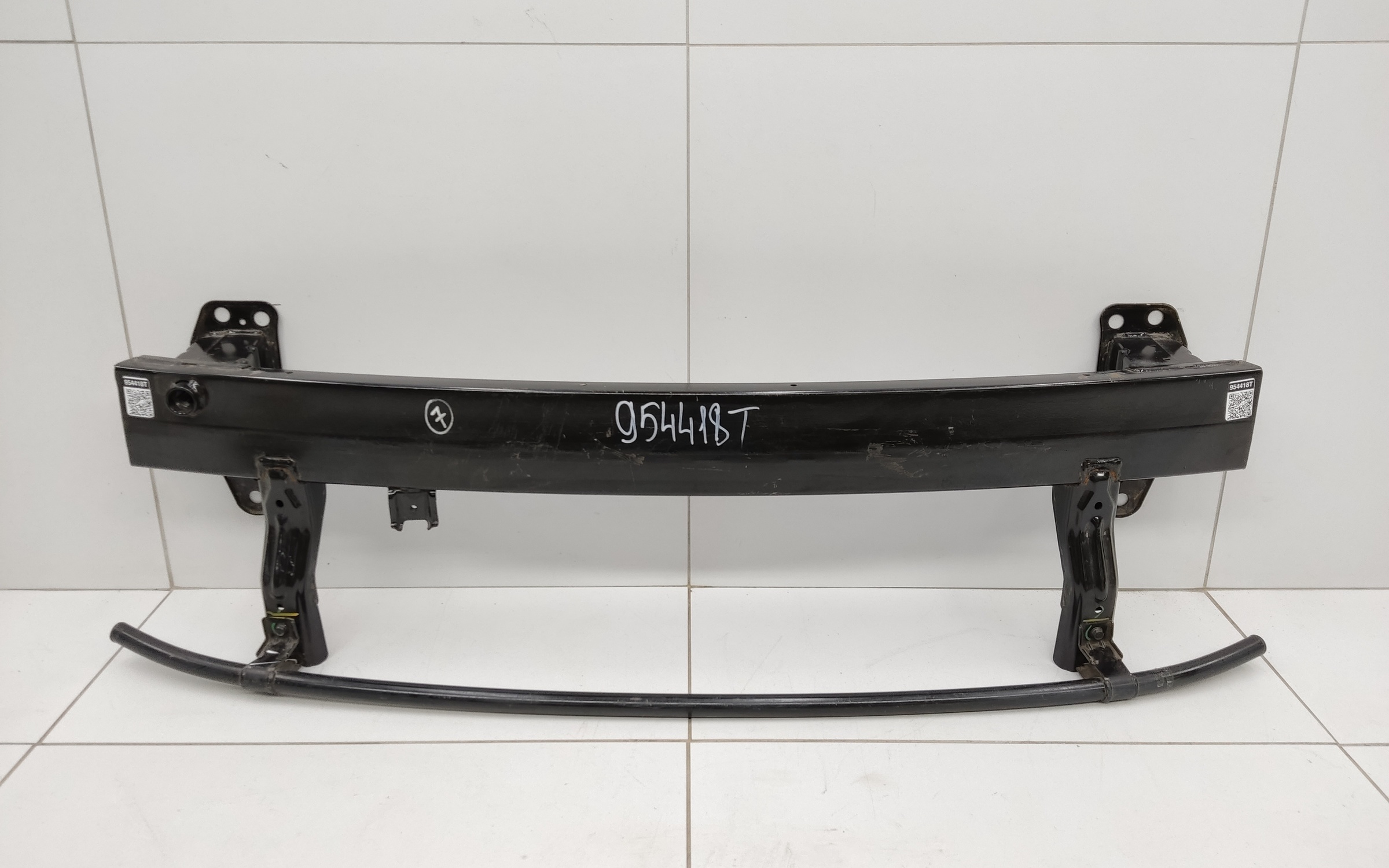 Усилитель переднего бампера Hyundai Solaris 2