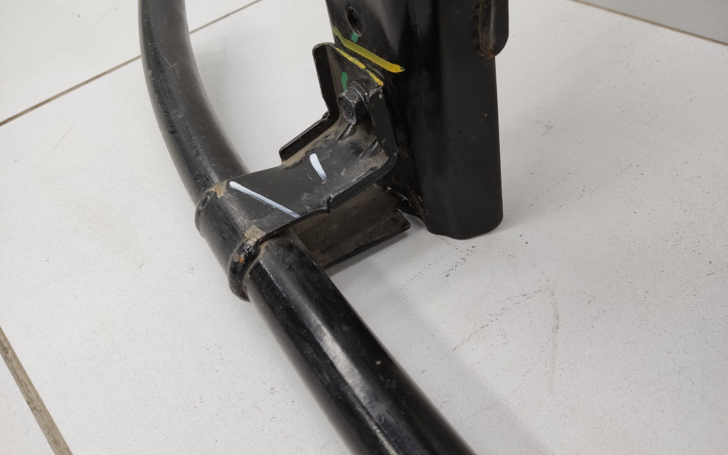 Усилитель переднего бампера Hyundai Solaris 2