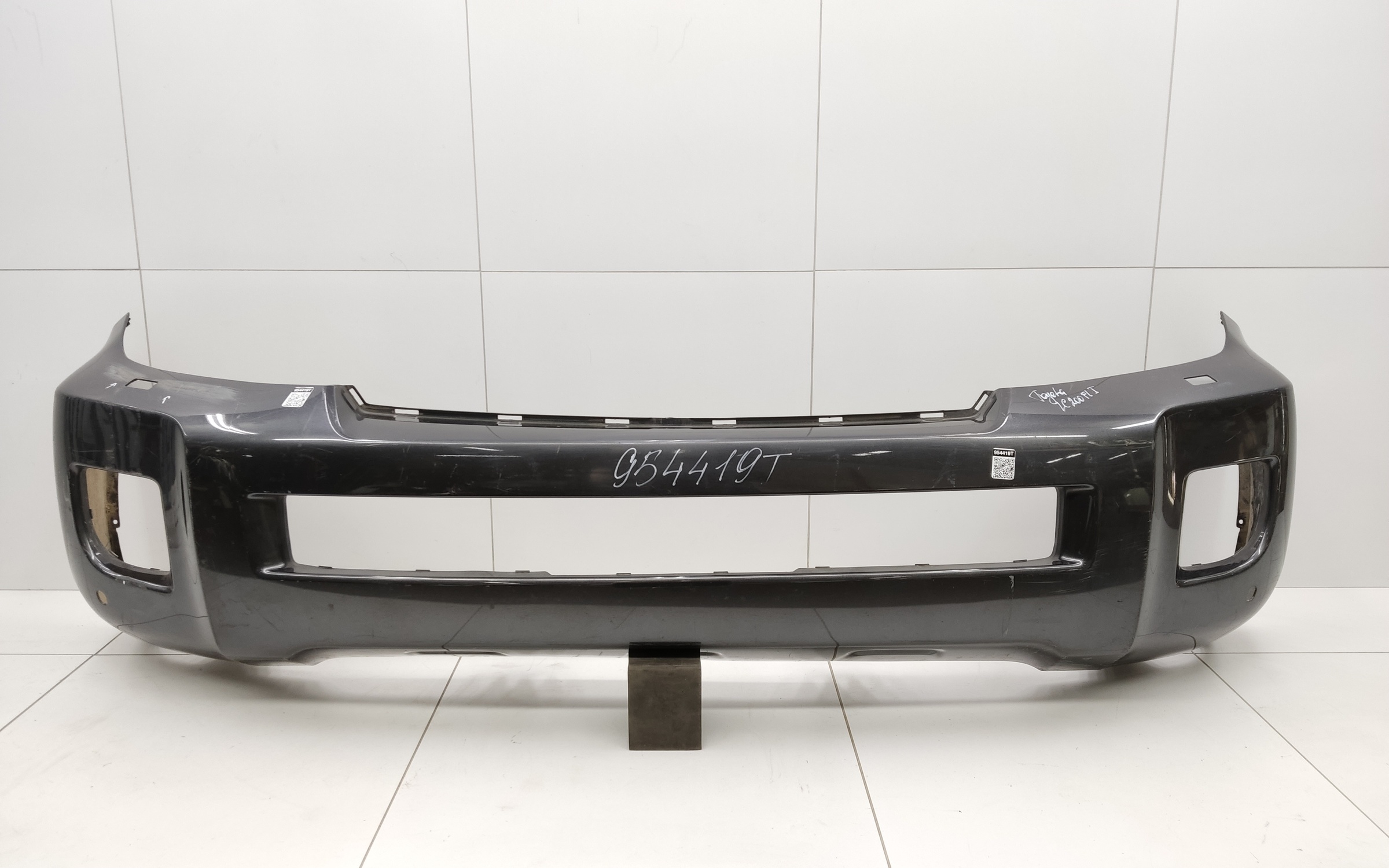 Бампер передний Toyota Land Cruiser 200 Restail 1