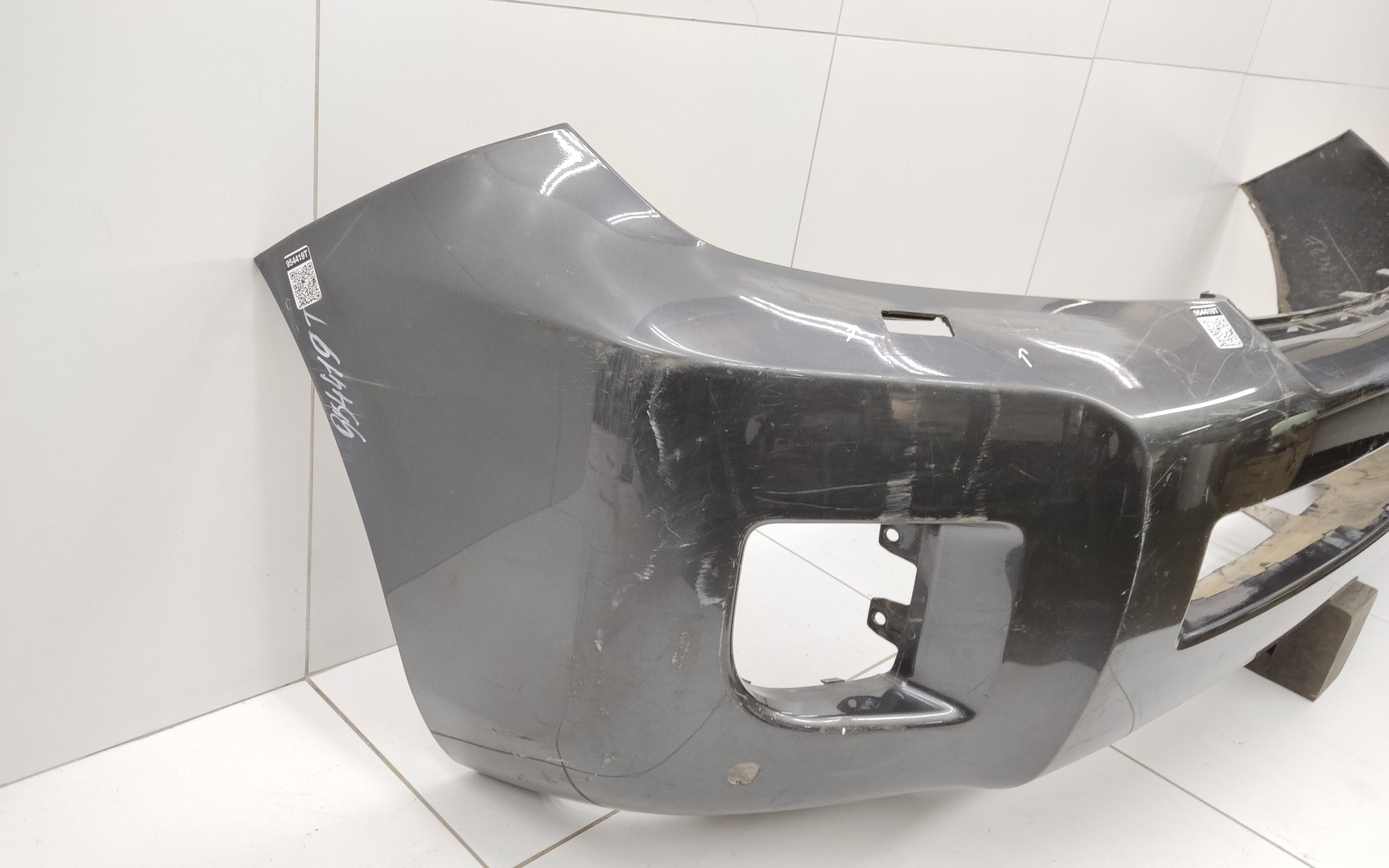 Бампер передний Toyota Land Cruiser 200 Restail 1