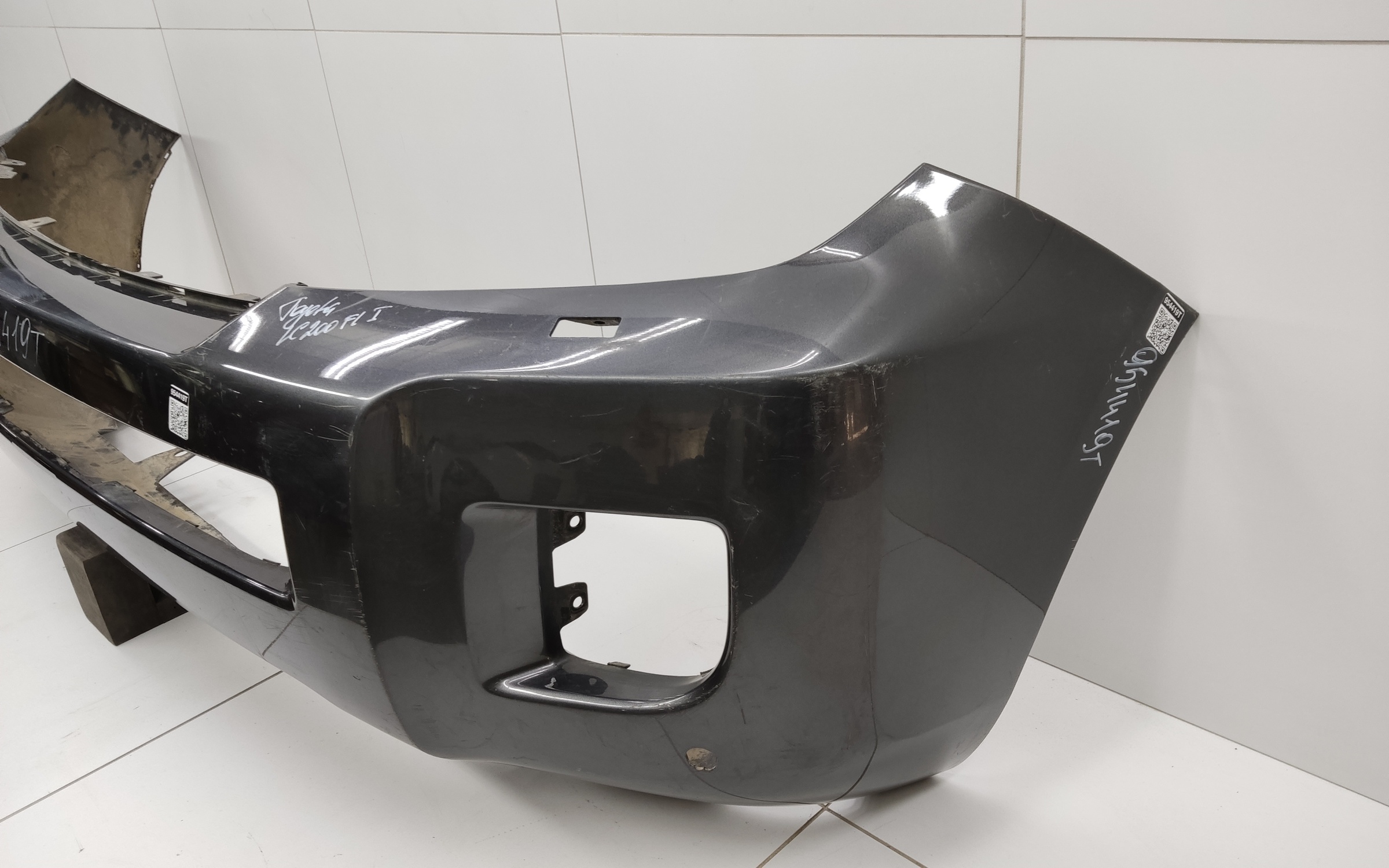 Бампер передний Toyota Land Cruiser 200 Restail 1