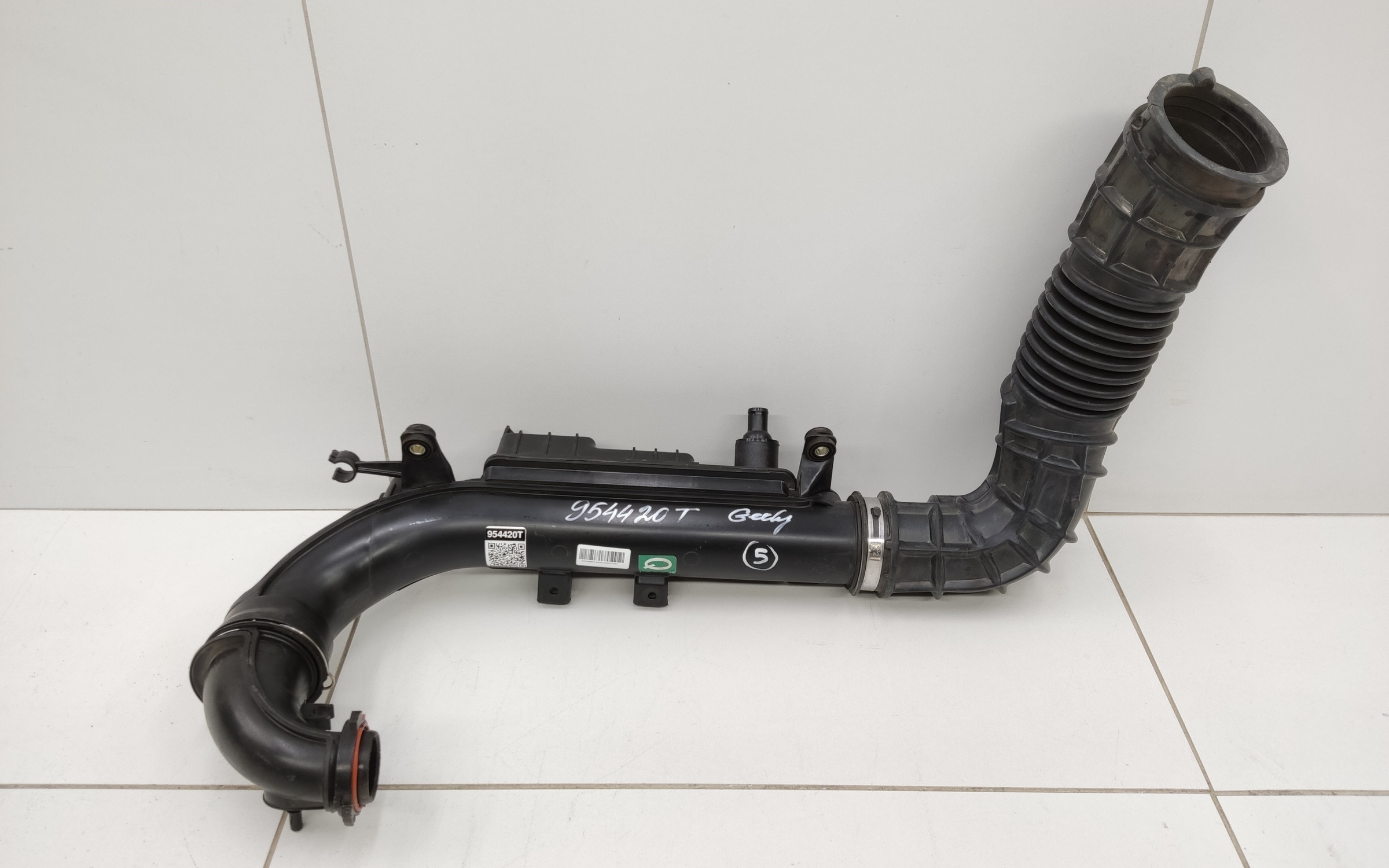 Патрубок воздушного фильтра Geely Coolray