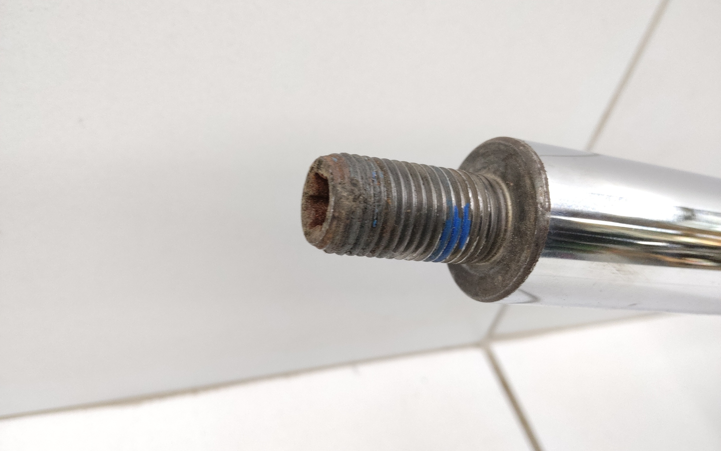 Амортизатор передней подвески правый Cadillac XT5