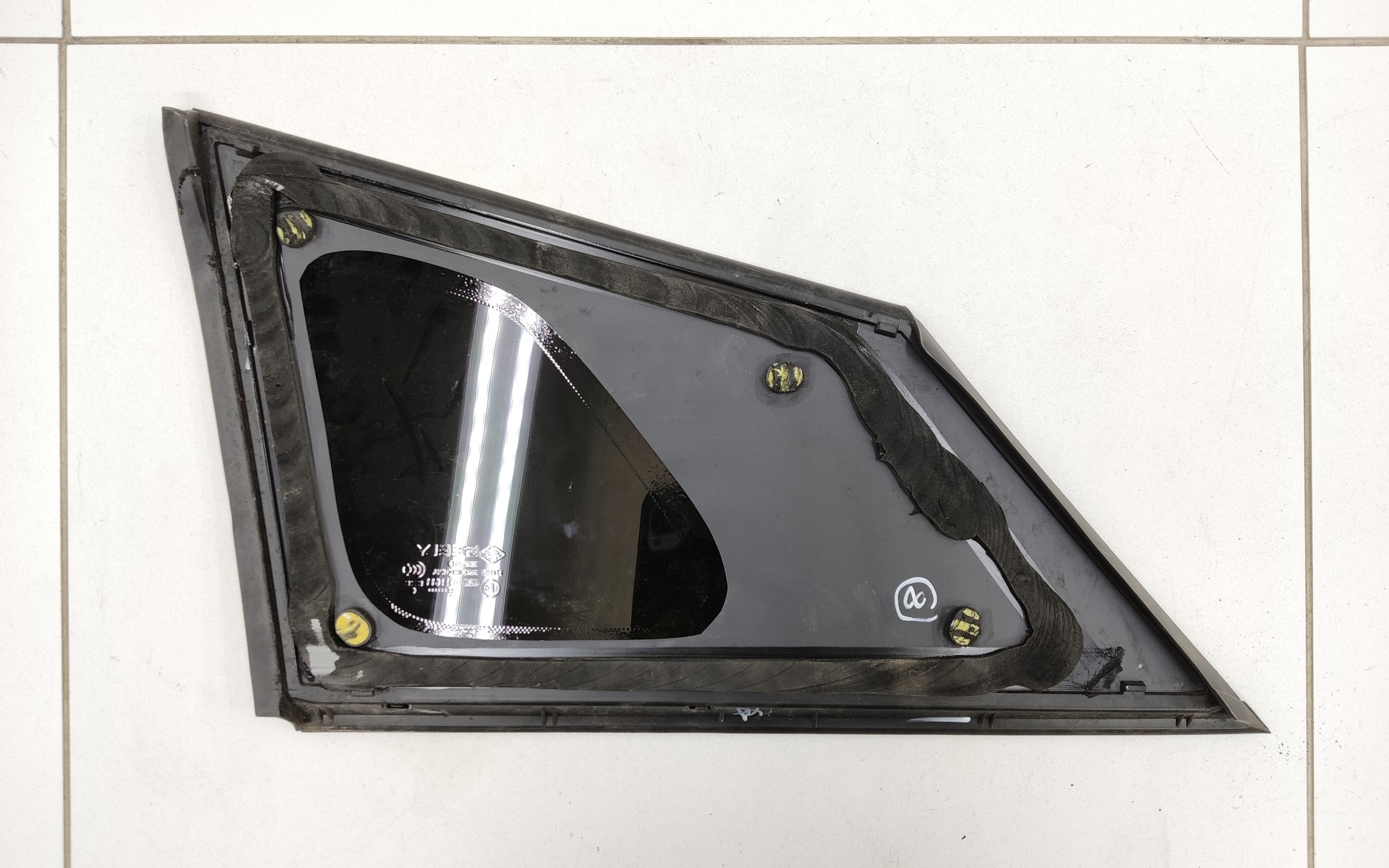 Стекло кузовное заднее правое "форточка" Geely Cityray