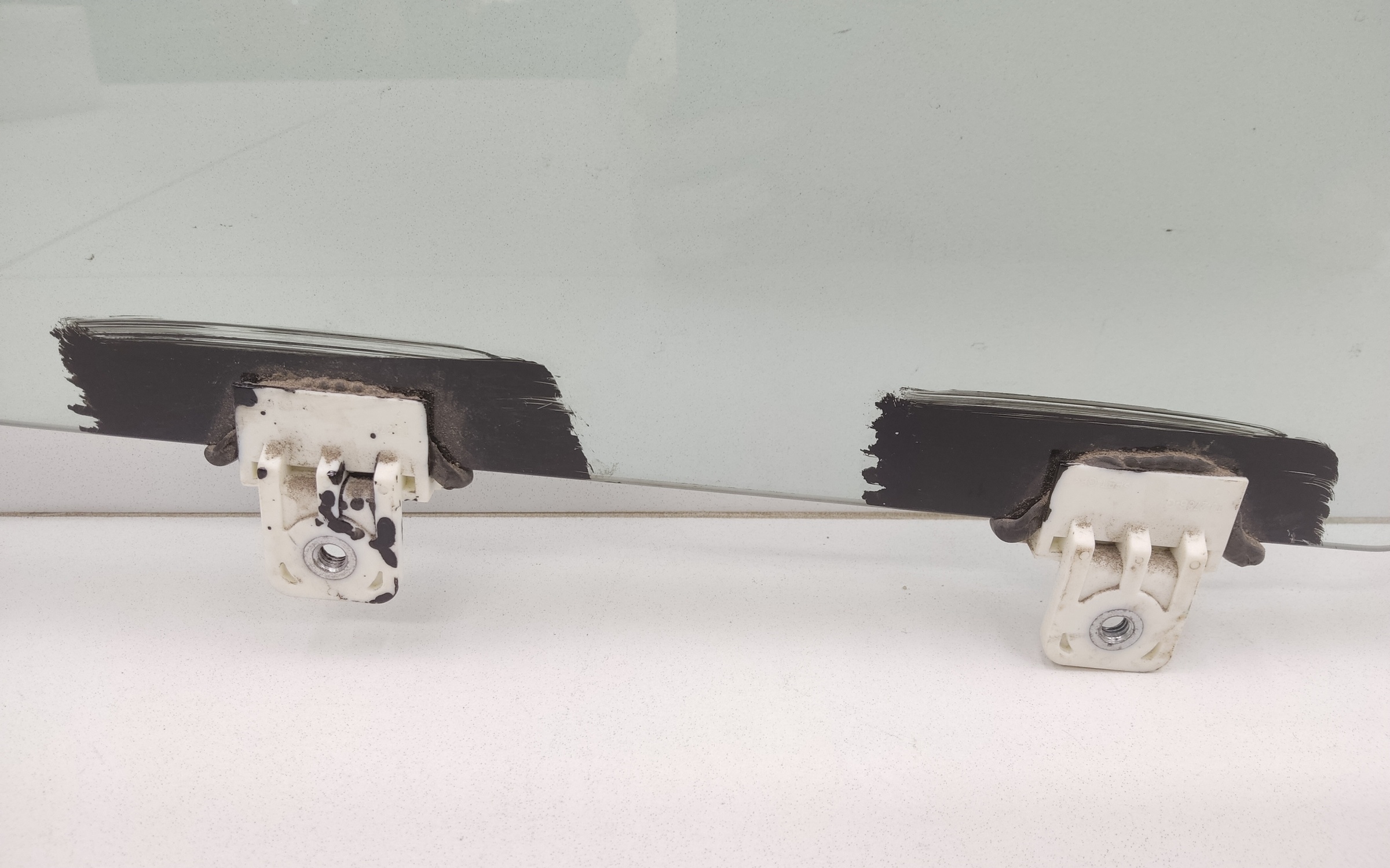 Стекло двери передней левой Geely Coolray