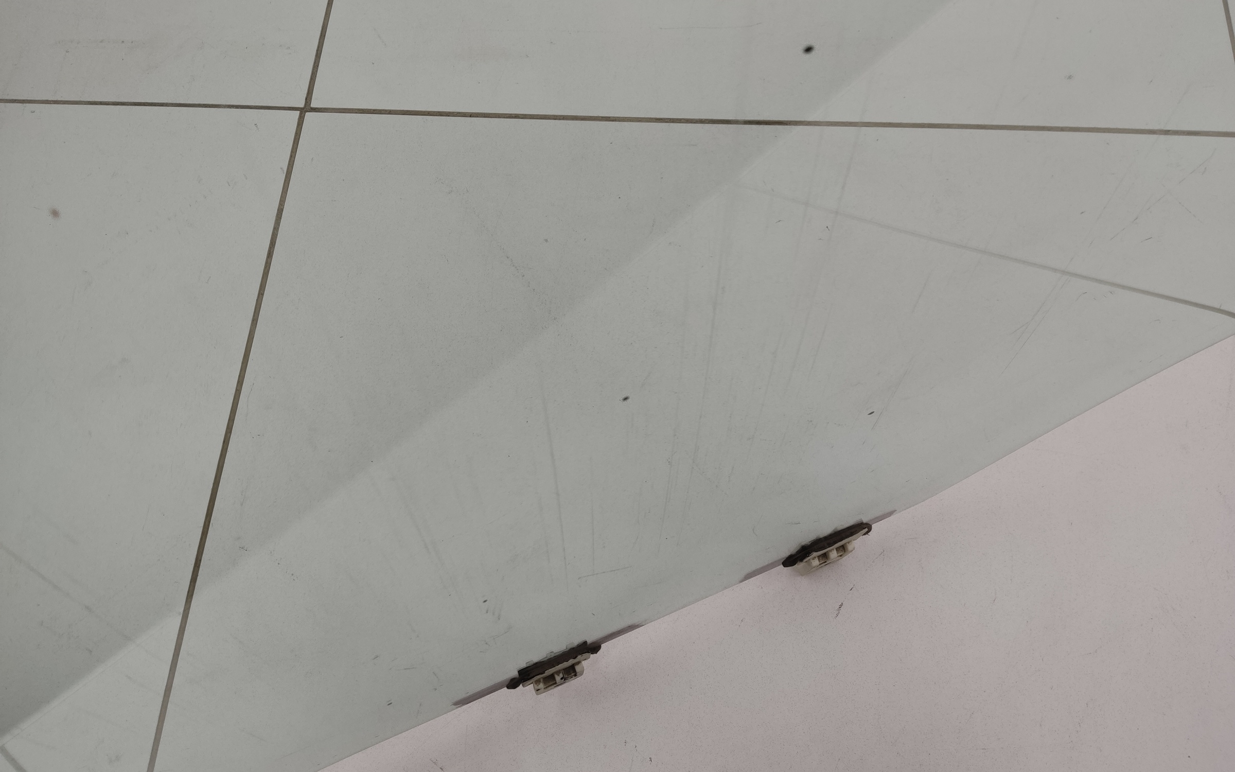 Стекло двери передней левой Geely Coolray