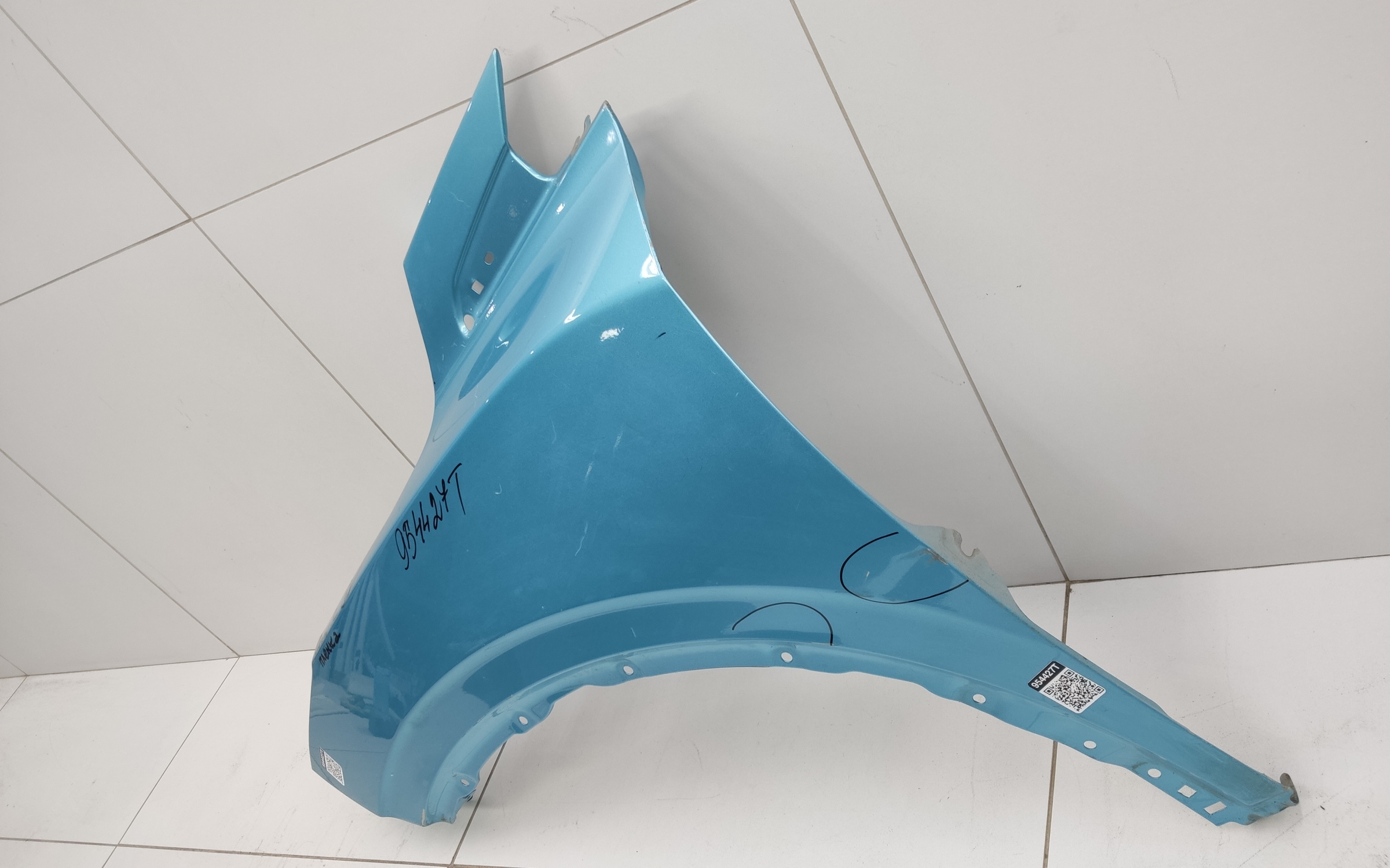 Крыло переднее левое Geely Coolray Restail