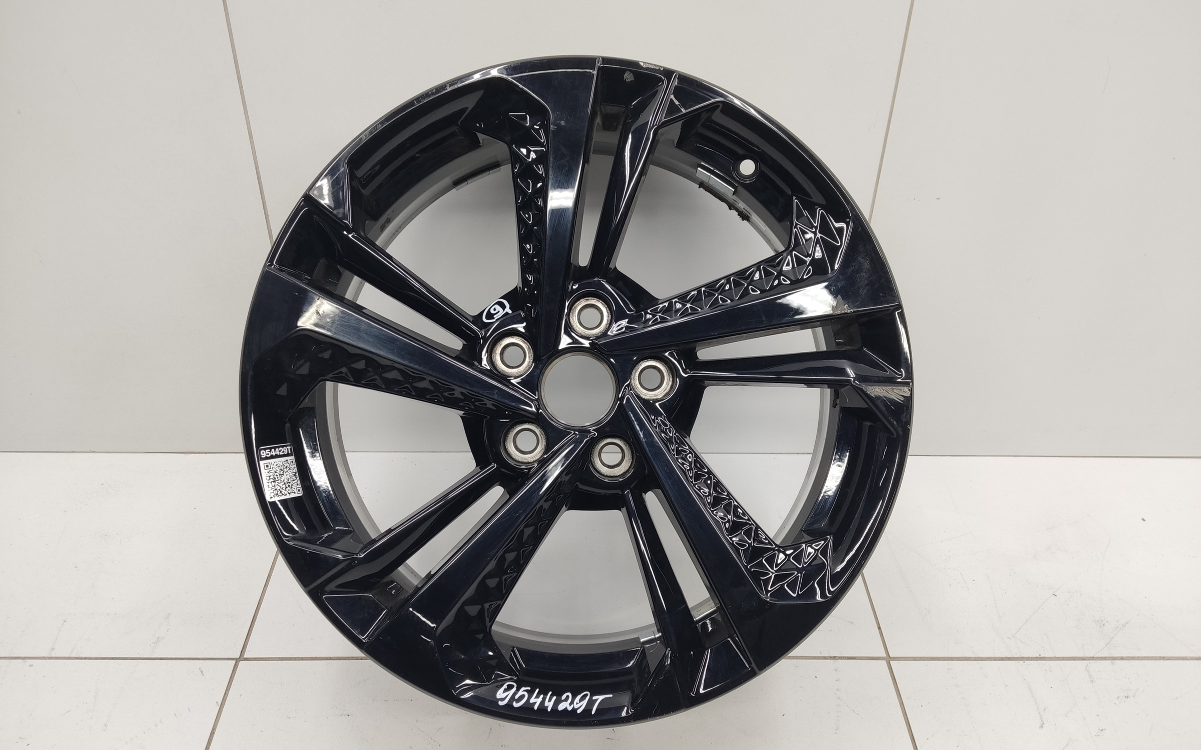 Диск колеса литой Geely Coolray Restail R18