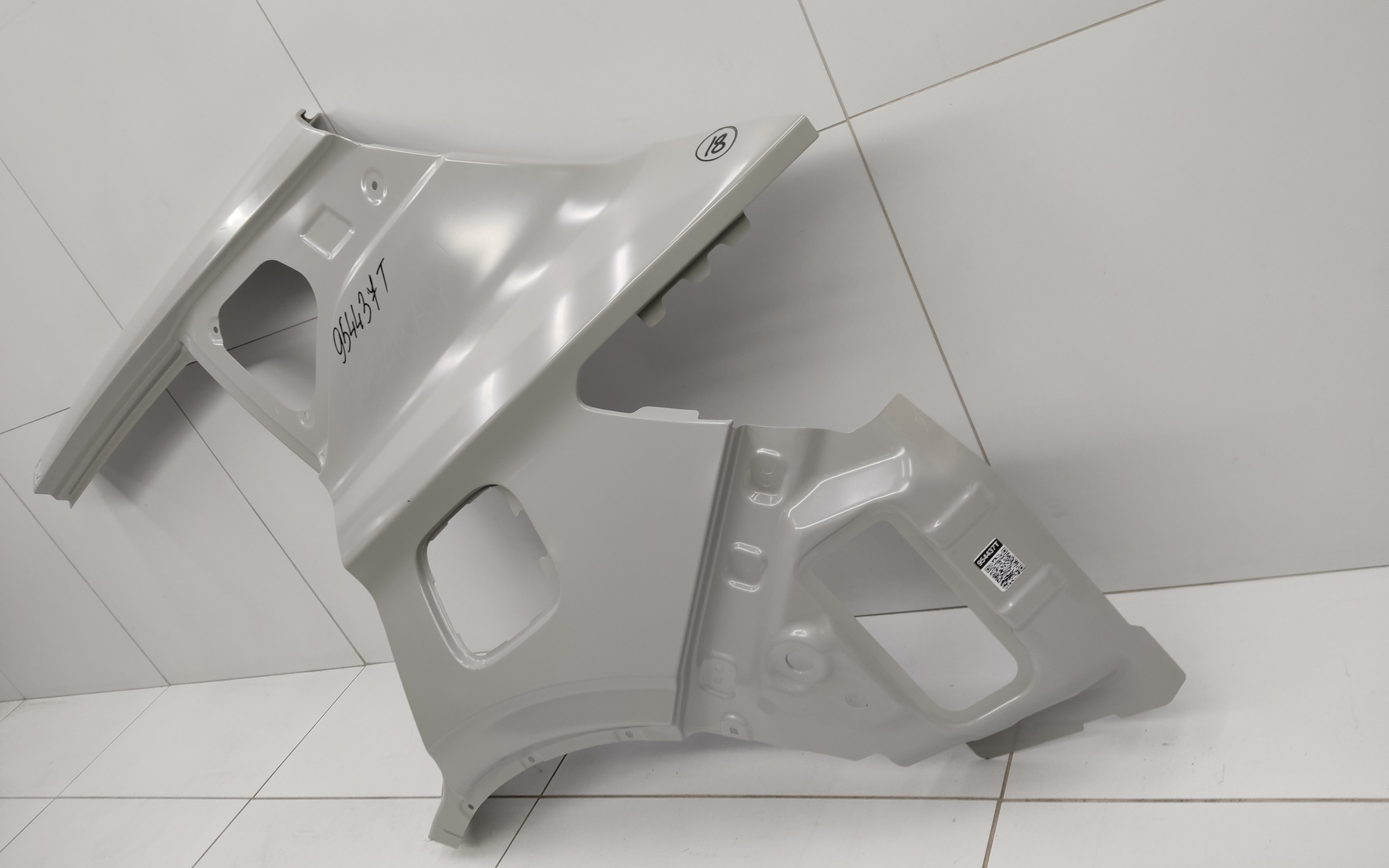 Крыло заднее левое Geely Coolray