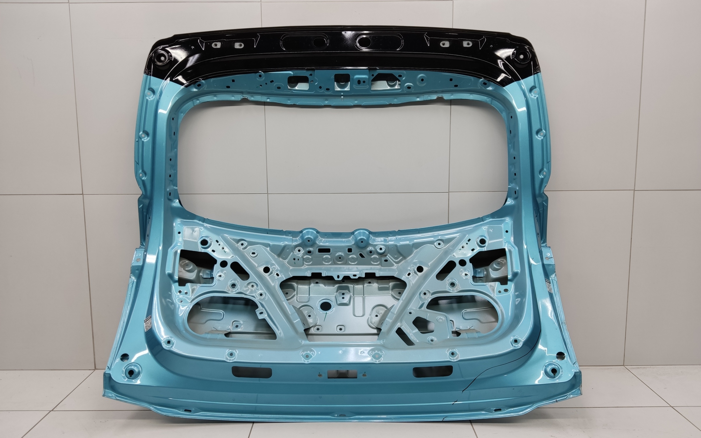 Крышка багажника Geely Coolray Restail