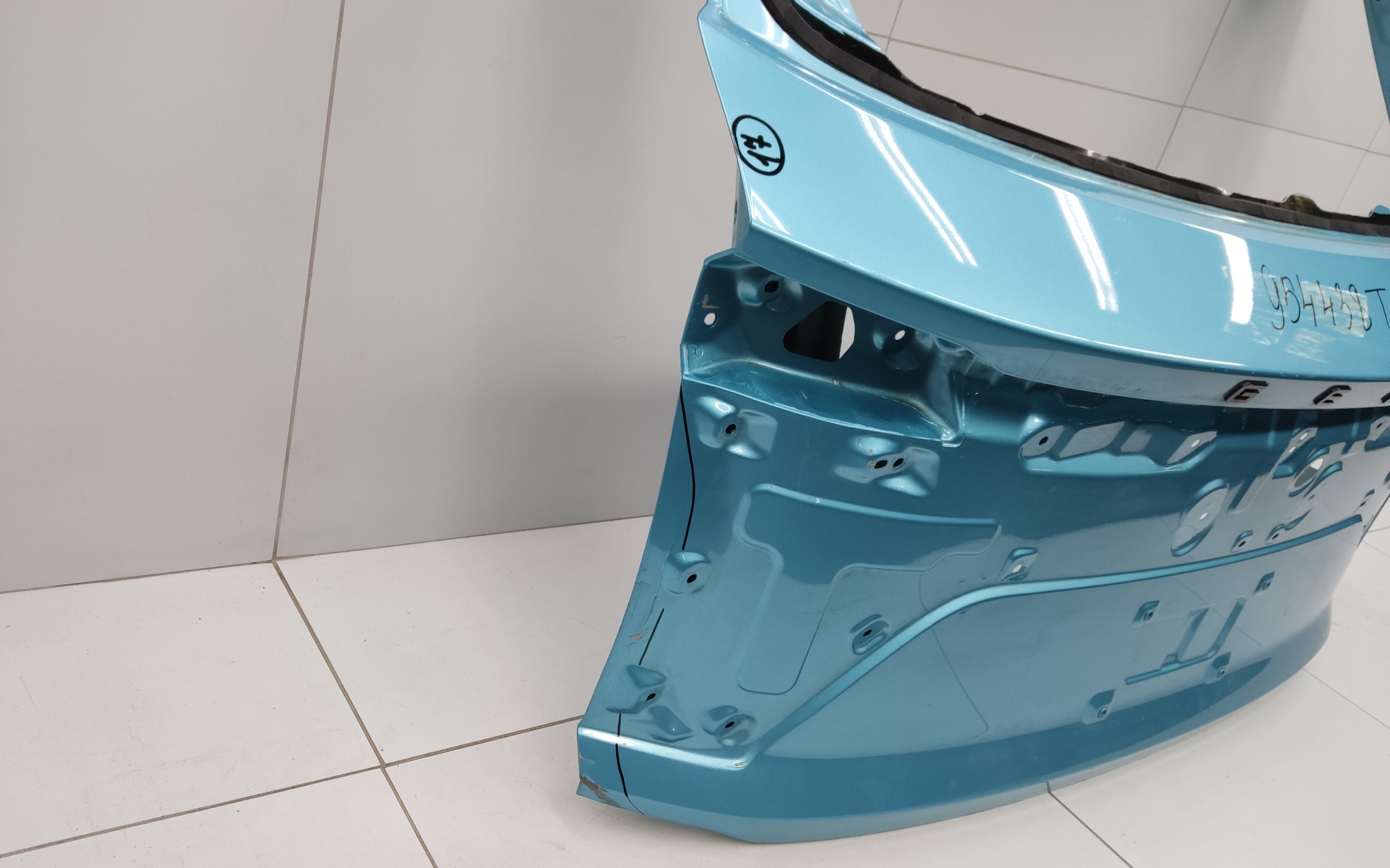 Крышка багажника Geely Coolray Restail