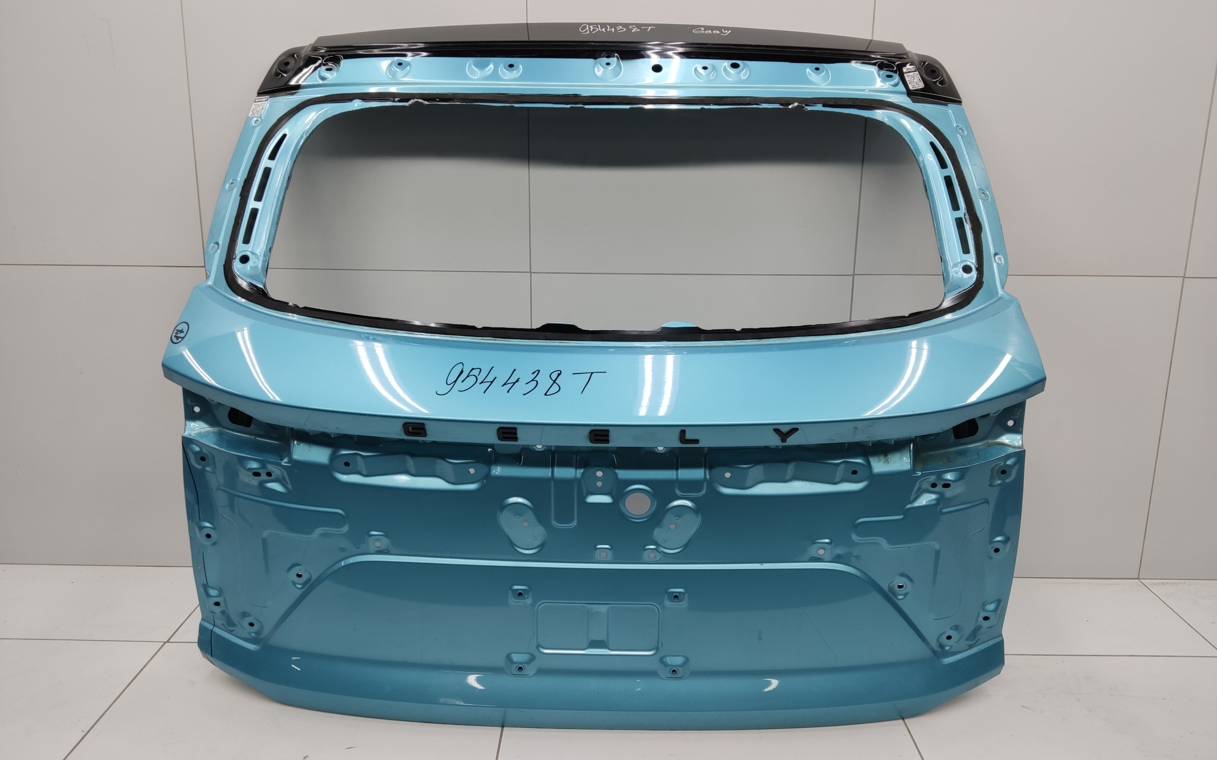Крышка багажника Geely Coolray Restail