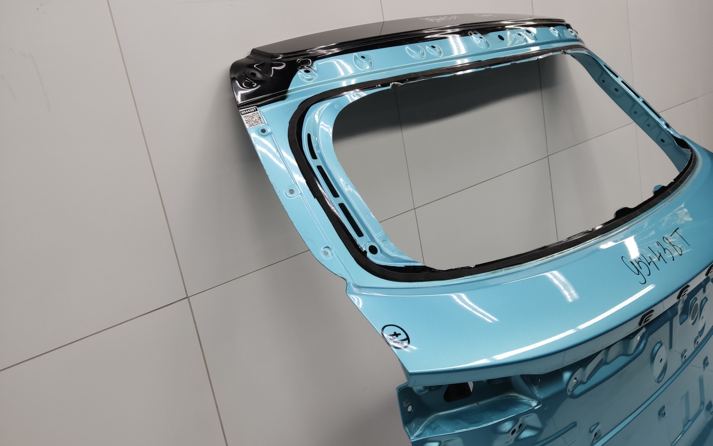 Крышка багажника Geely Coolray Restail