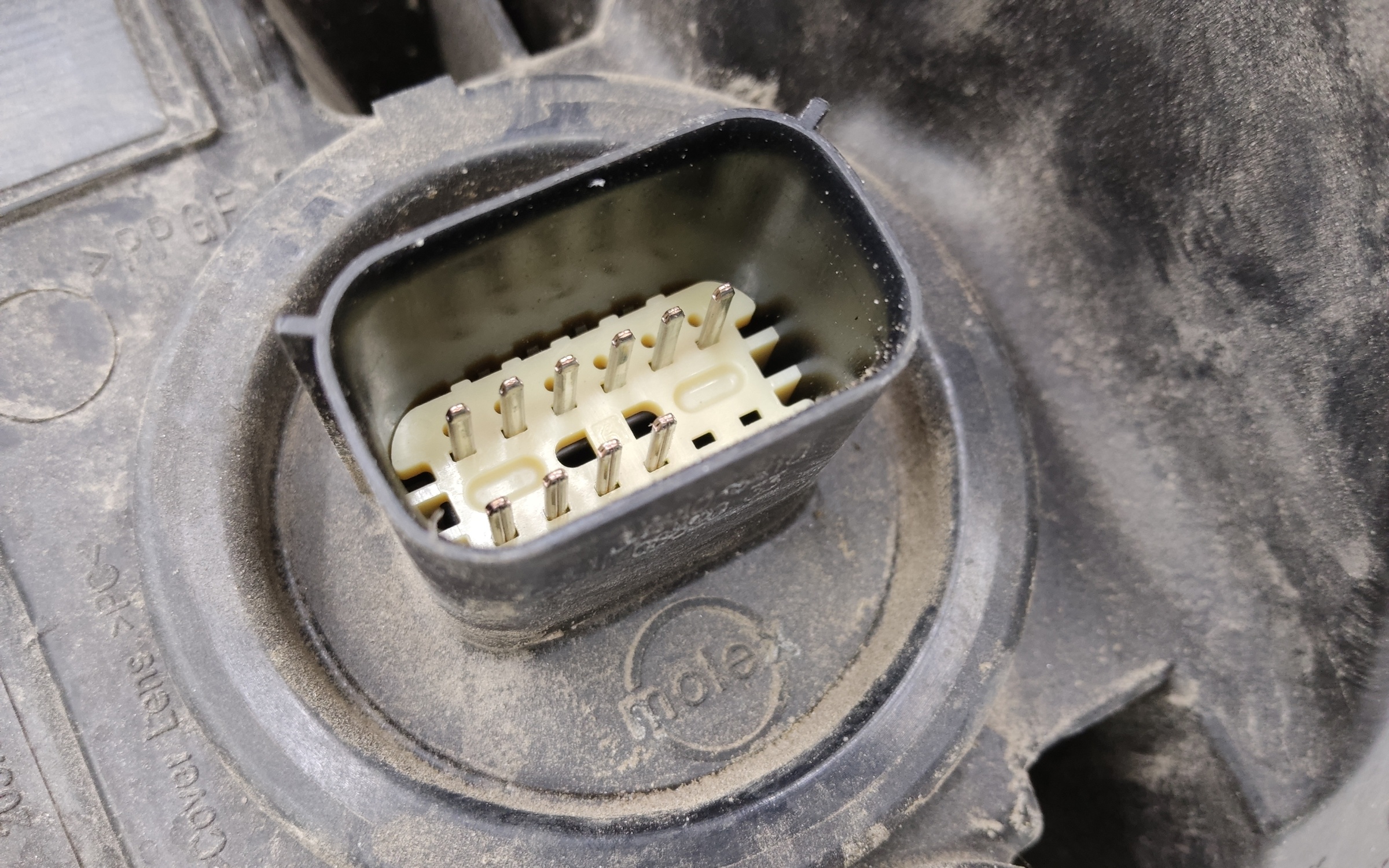 Фара передняя правая Cadillac XT5 2 LED